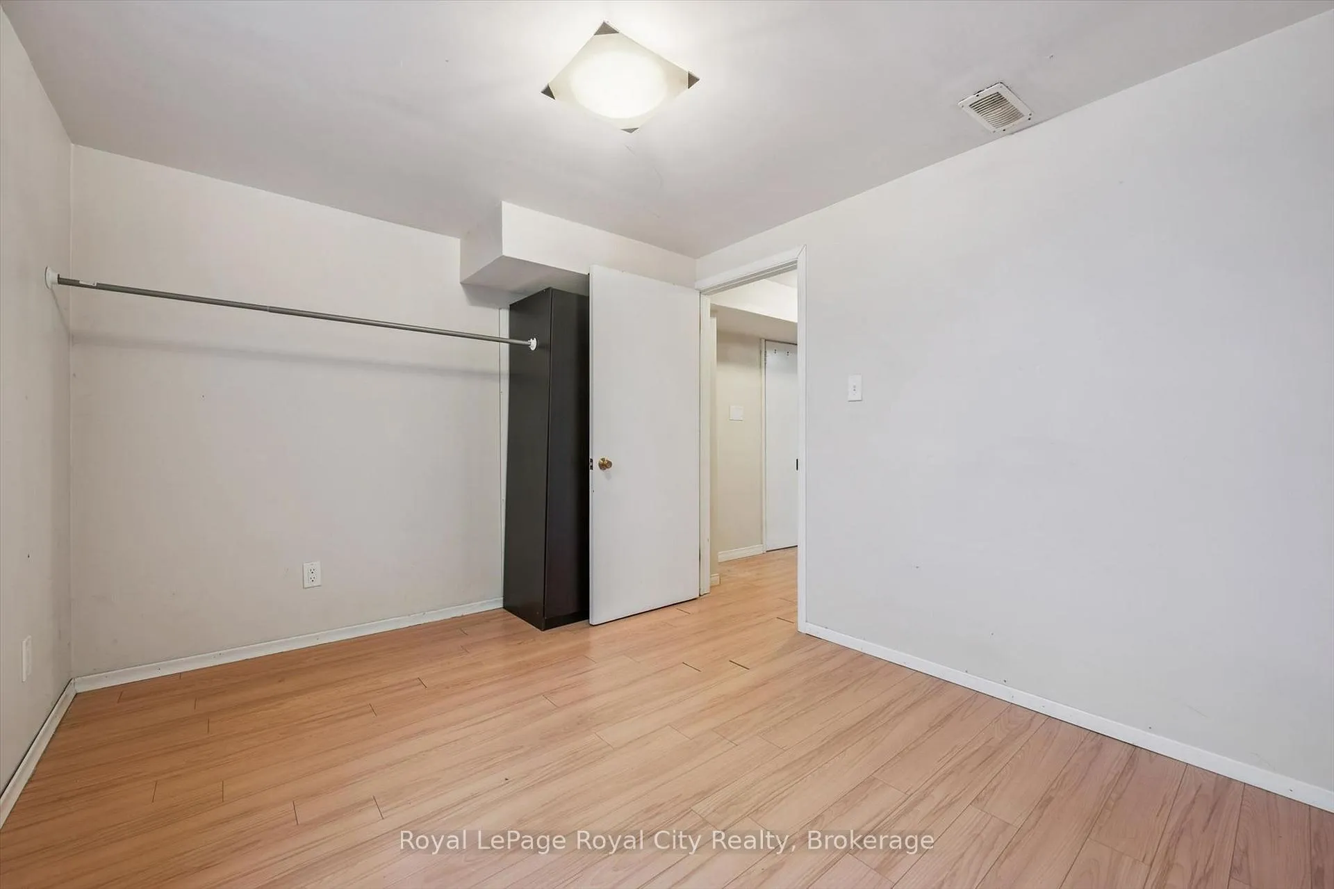 Photo 17 of 12 Delmar Boulevard, Guelph, St. George's — HOMEH