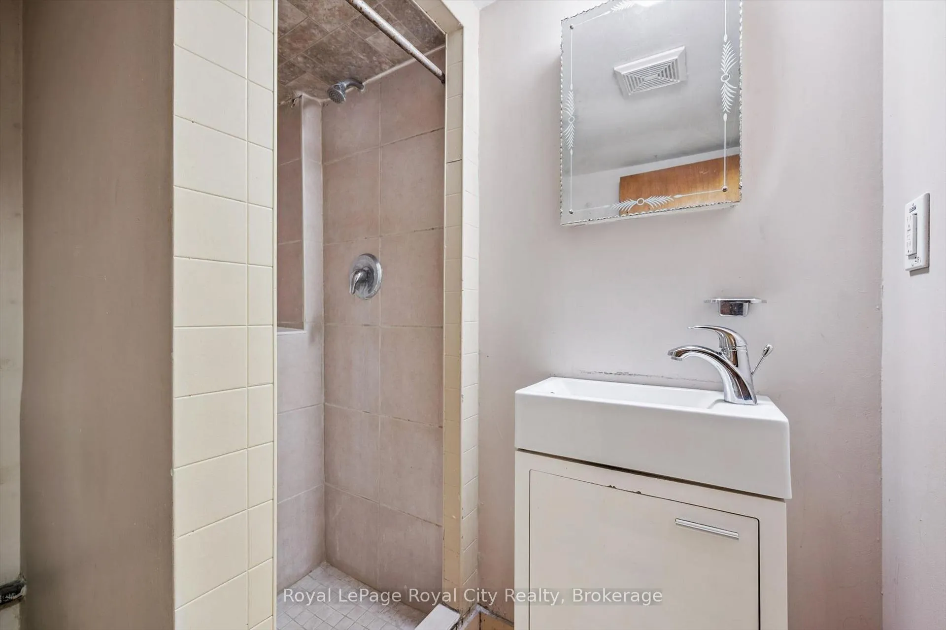 Photo 18 of 12 Delmar Boulevard, Guelph, St. George's — HOMEH