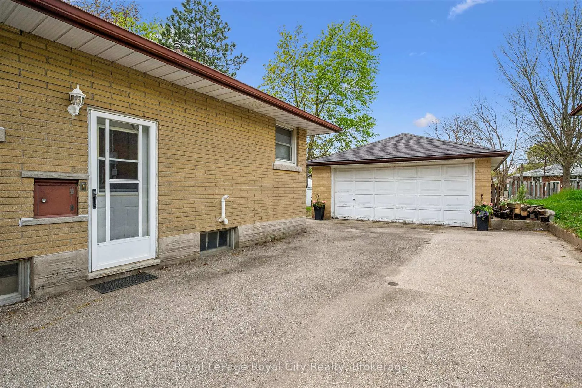 Photo 28 of 12 Delmar Boulevard, Guelph, St. George's — HOMEH