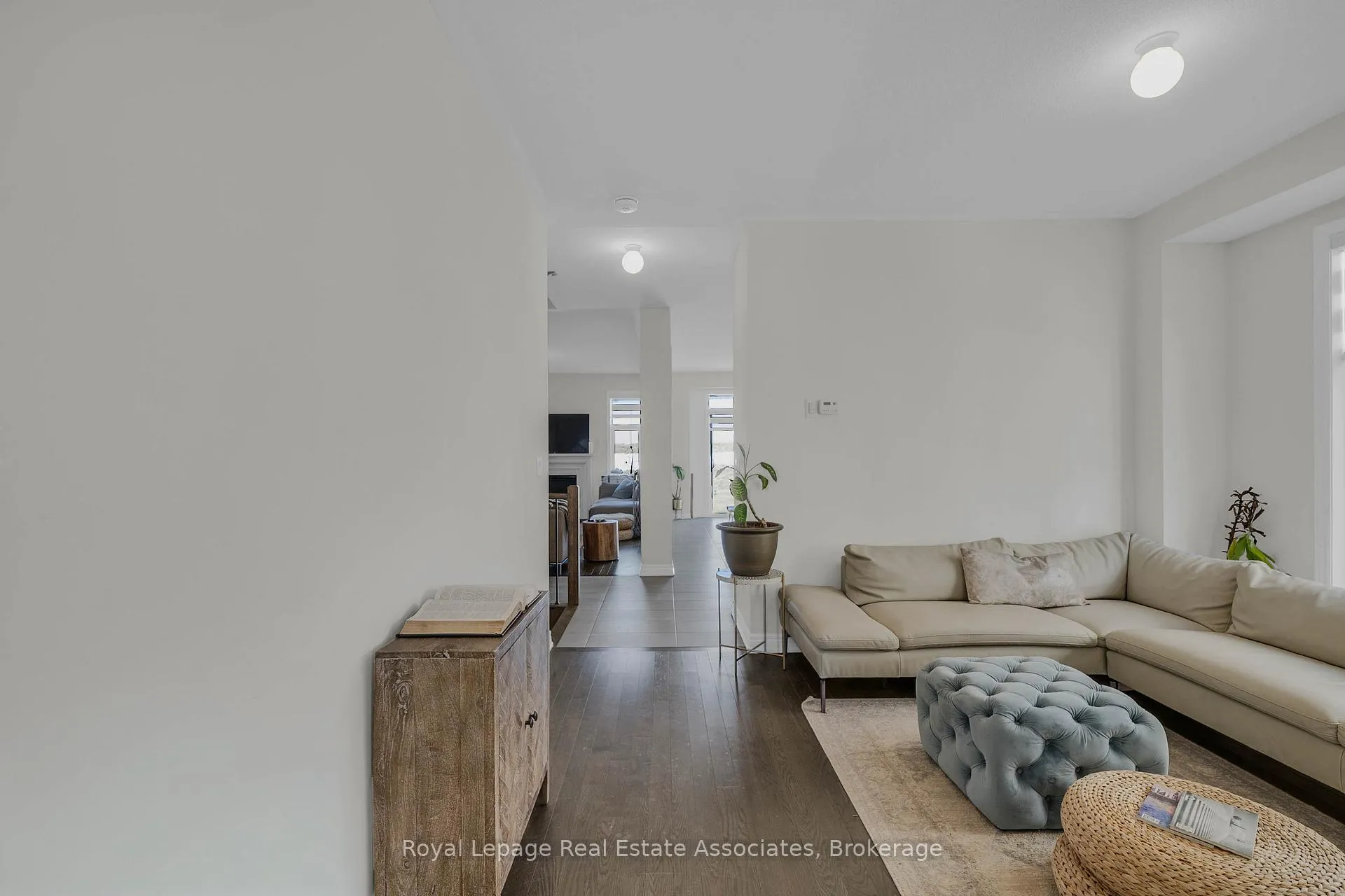 Photo 17 of 1386 Davis Loop, Innisfil, Lefroy — HOMEH