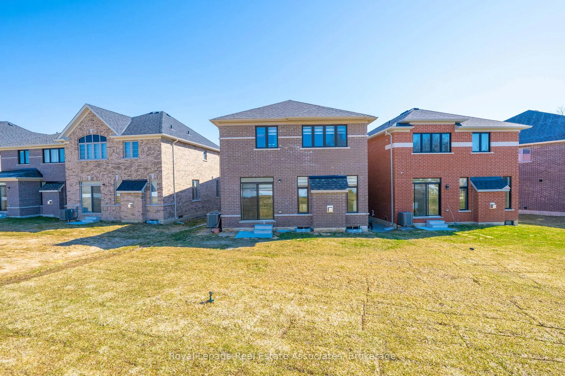Photo 39 of 1386 Davis Loop, Innisfil, Lefroy — HOMEH