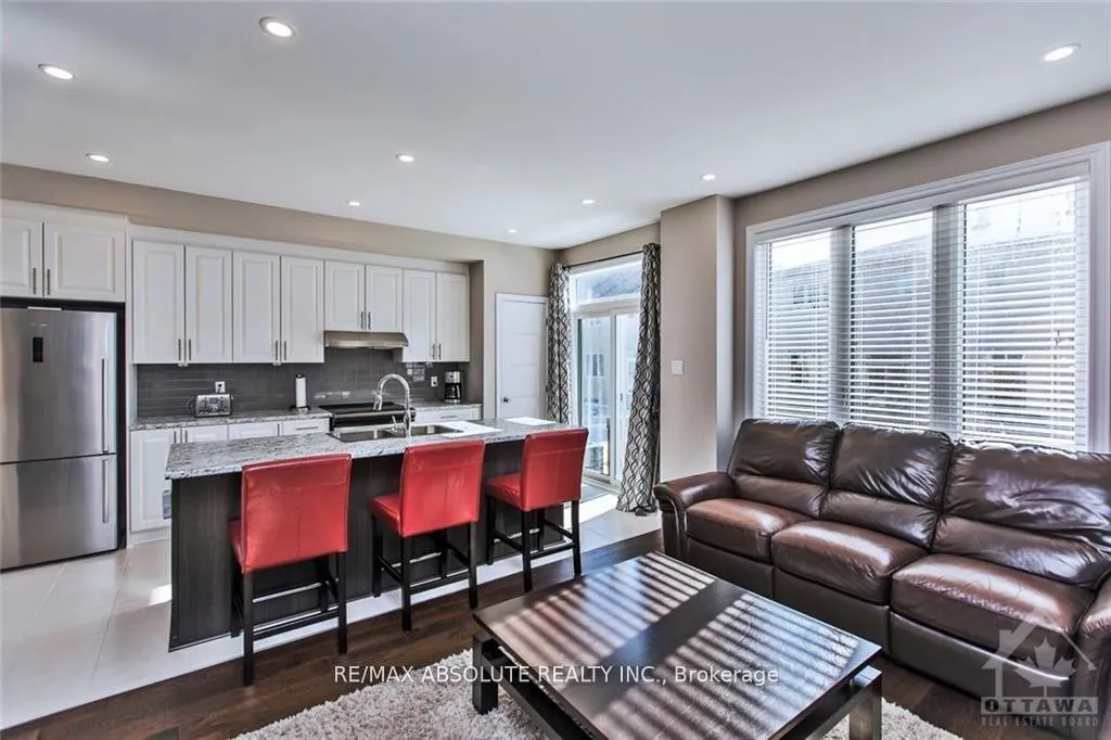 Photo 5 of 2500 Waterlilly Way, Ottawa, Barrhaven - Heritage Park — HOMEH