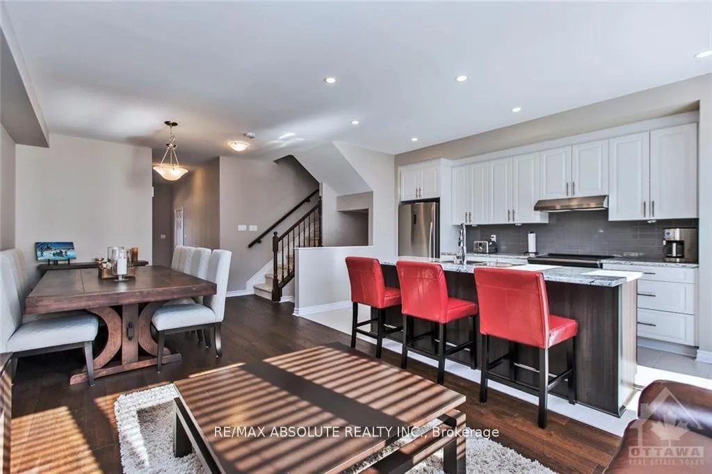 Photo 6 of 2500 Waterlilly Way, Ottawa, Barrhaven - Heritage Park — HOMEH