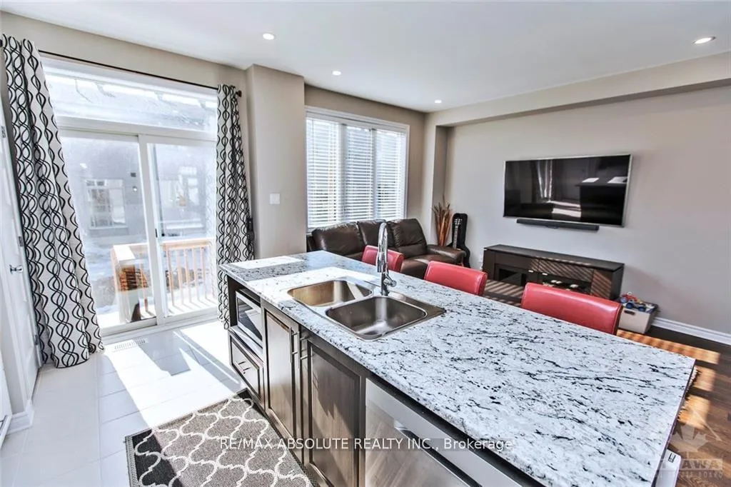 Photo 11 of 2500 Waterlilly Way, Ottawa, Barrhaven - Heritage Park — HOMEH