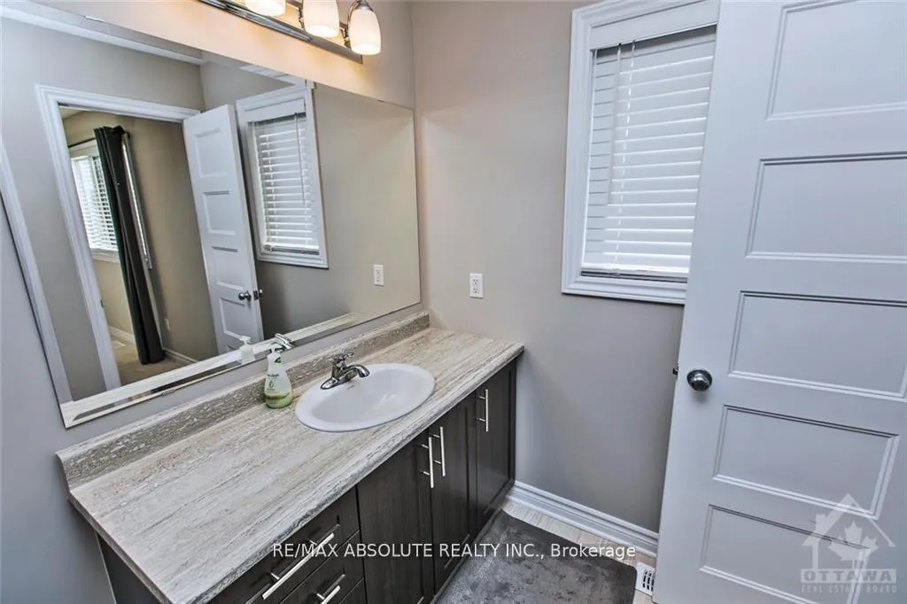 Photo 16 of 2500 Waterlilly Way, Ottawa, Barrhaven - Heritage Park — HOMEH