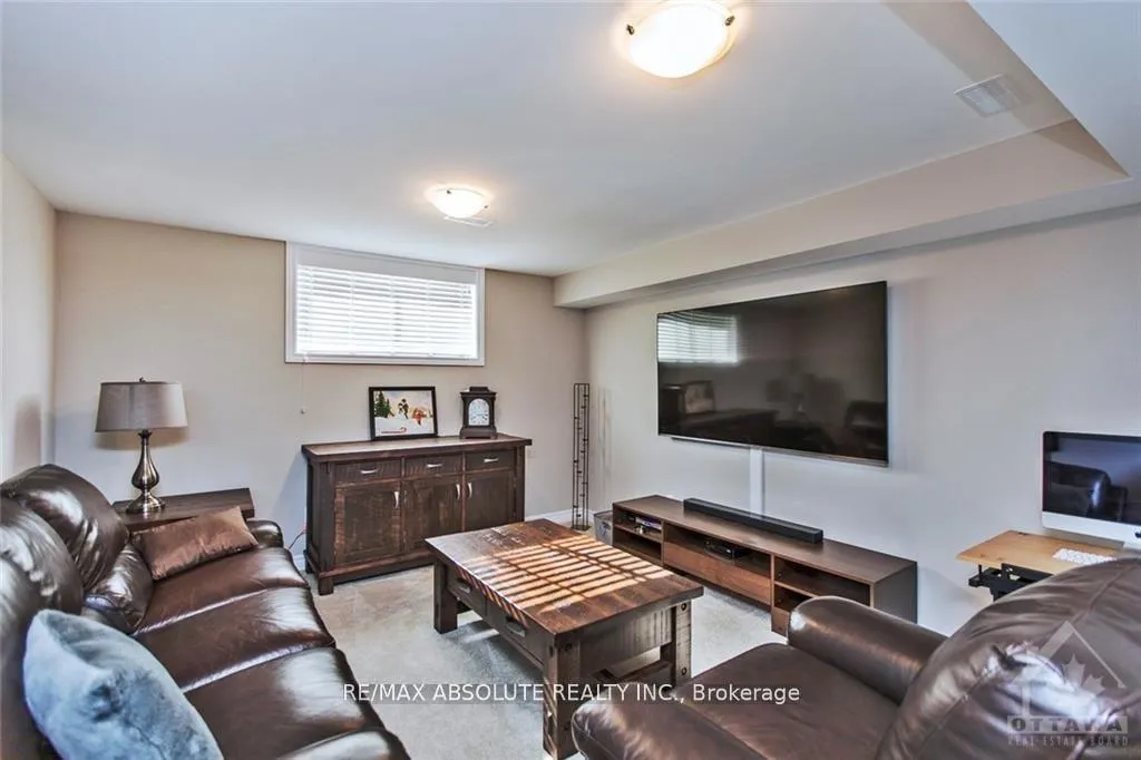 Photo 17 of 2500 Waterlilly Way, Ottawa, Barrhaven - Heritage Park — HOMEH