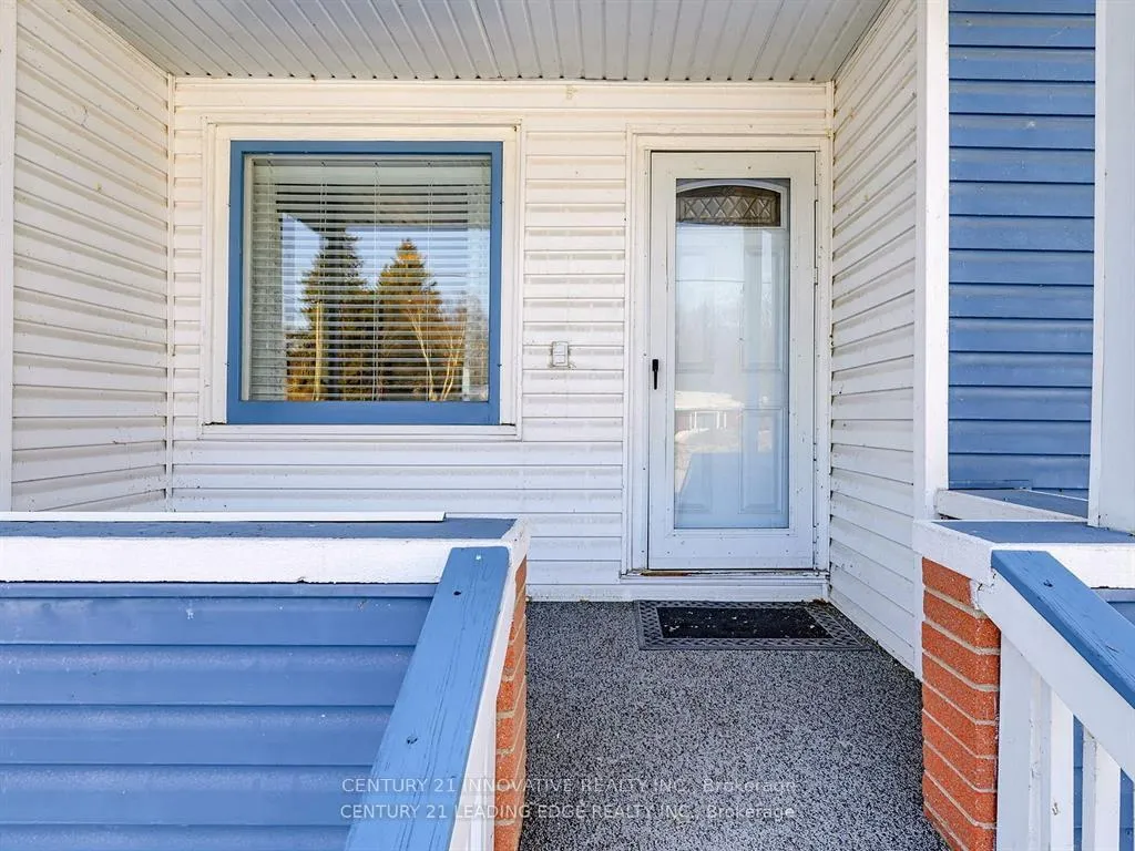Photo 3 of Unit Main, 350 The Queensway, Georgina, Keswick South — HOMEH