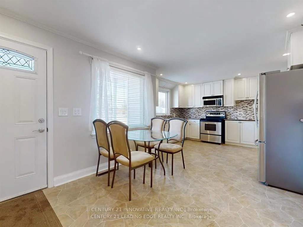 Photo 5 of Unit Main, 350 The Queensway, Georgina, Keswick South — HOMEH