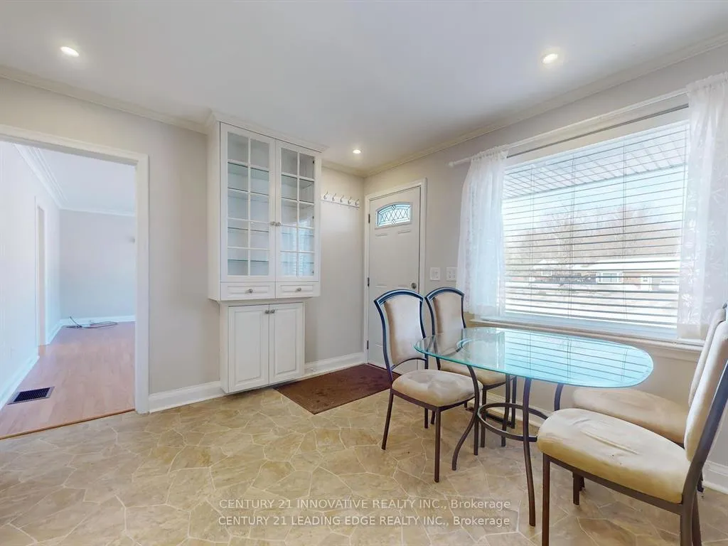 Photo 9 of Unit Main, 350 The Queensway, Georgina, Keswick South — HOMEH