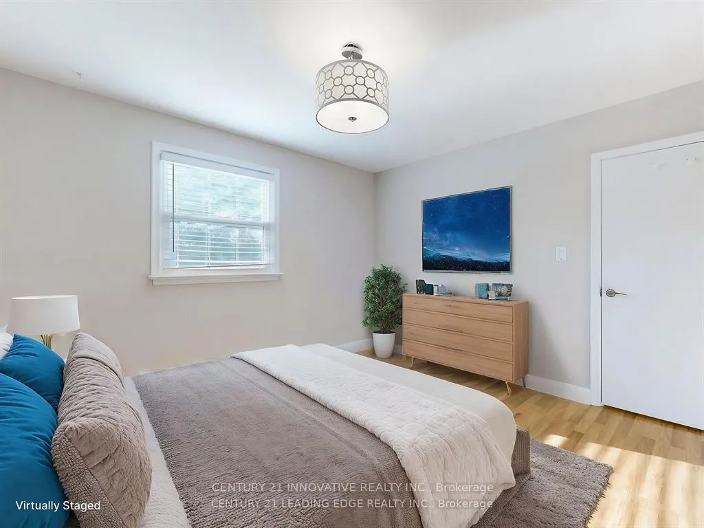 Photo 14 of Unit Main, 350 The Queensway, Georgina, Keswick South — HOMEH