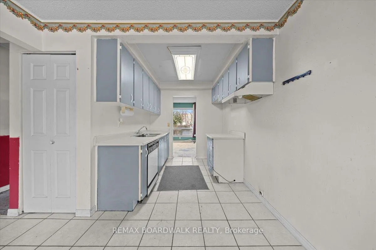 Photo 7 of 1456 Murdock Gate, Ottawa, Cyrville — HOMEH
