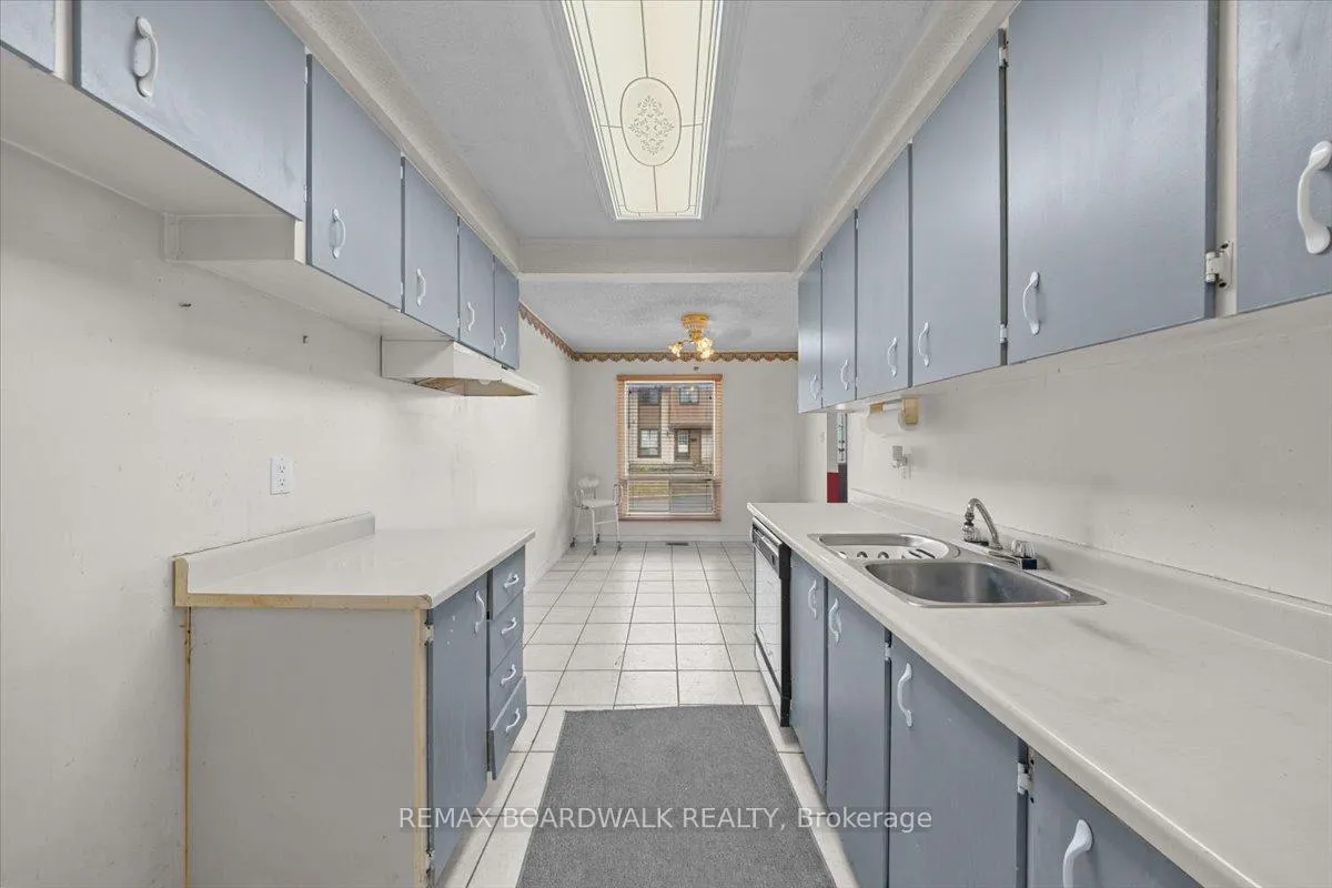 Photo 9 of 1456 Murdock Gate, Ottawa, Cyrville — HOMEH
