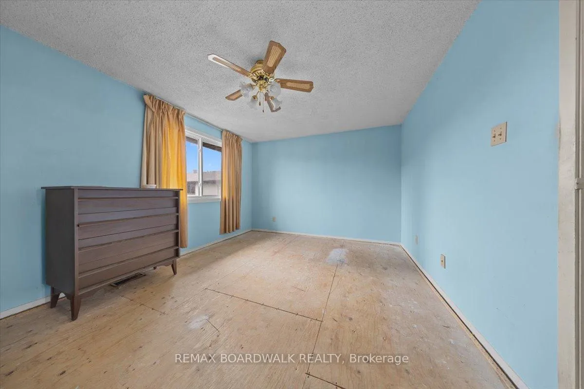 Photo 18 of 1456 Murdock Gate, Ottawa, Cyrville — HOMEH