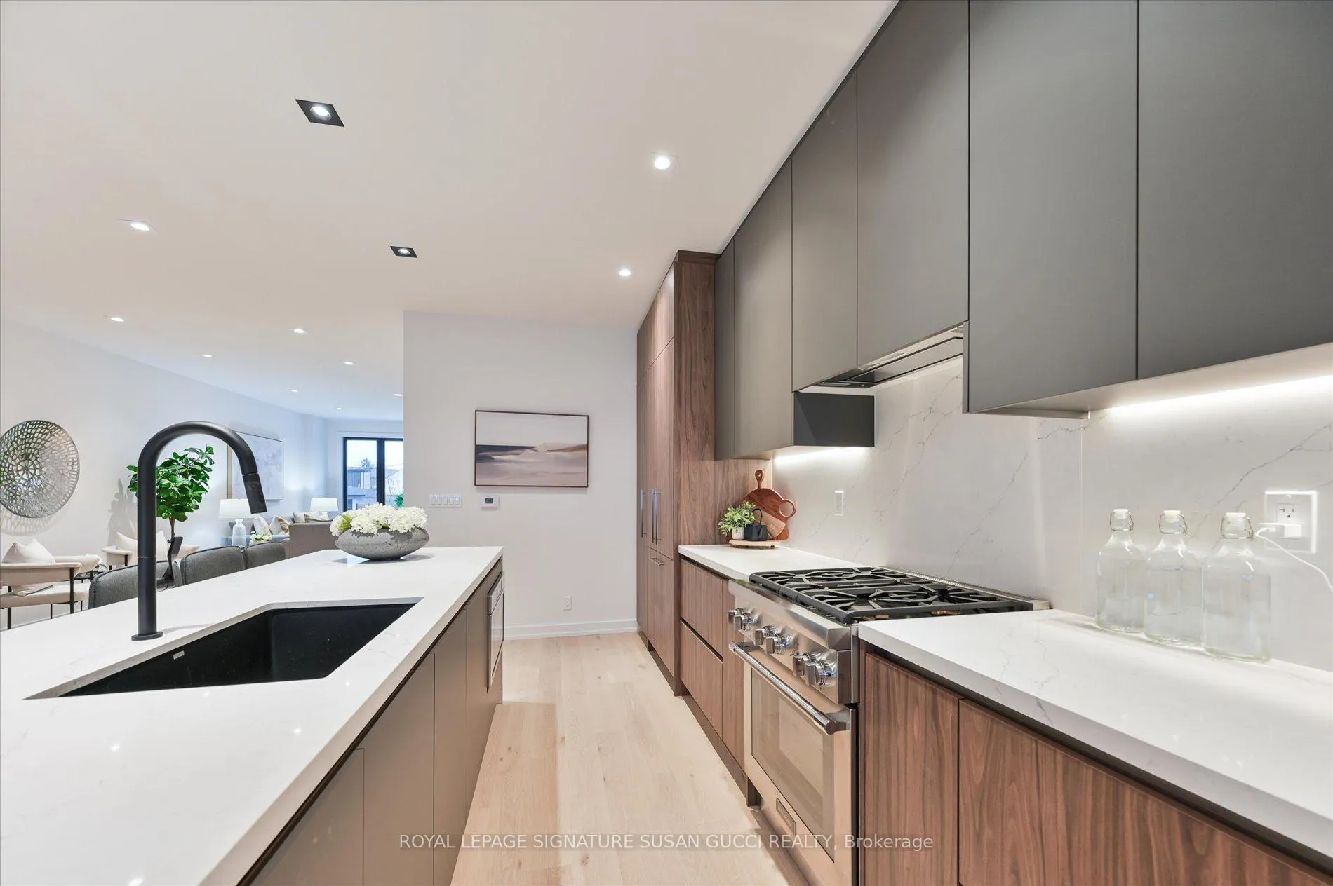 Photo 12 of 44 Doris Drive, Toronto, O'Connor-Parkview — HOMEH