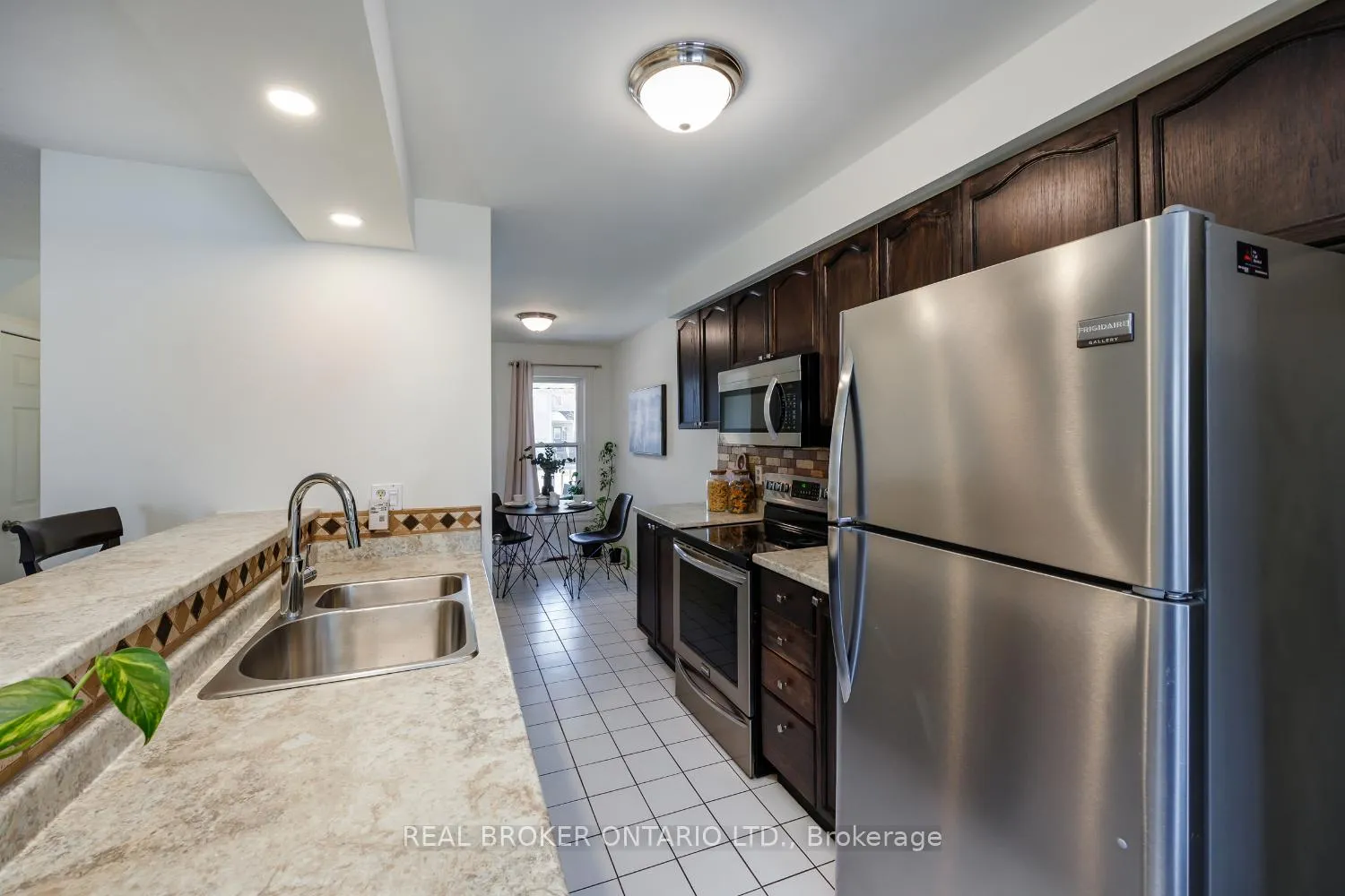 Photo 7 of 78 Shady Lane Crescent, Clarington, Bowmanville — HOMEH