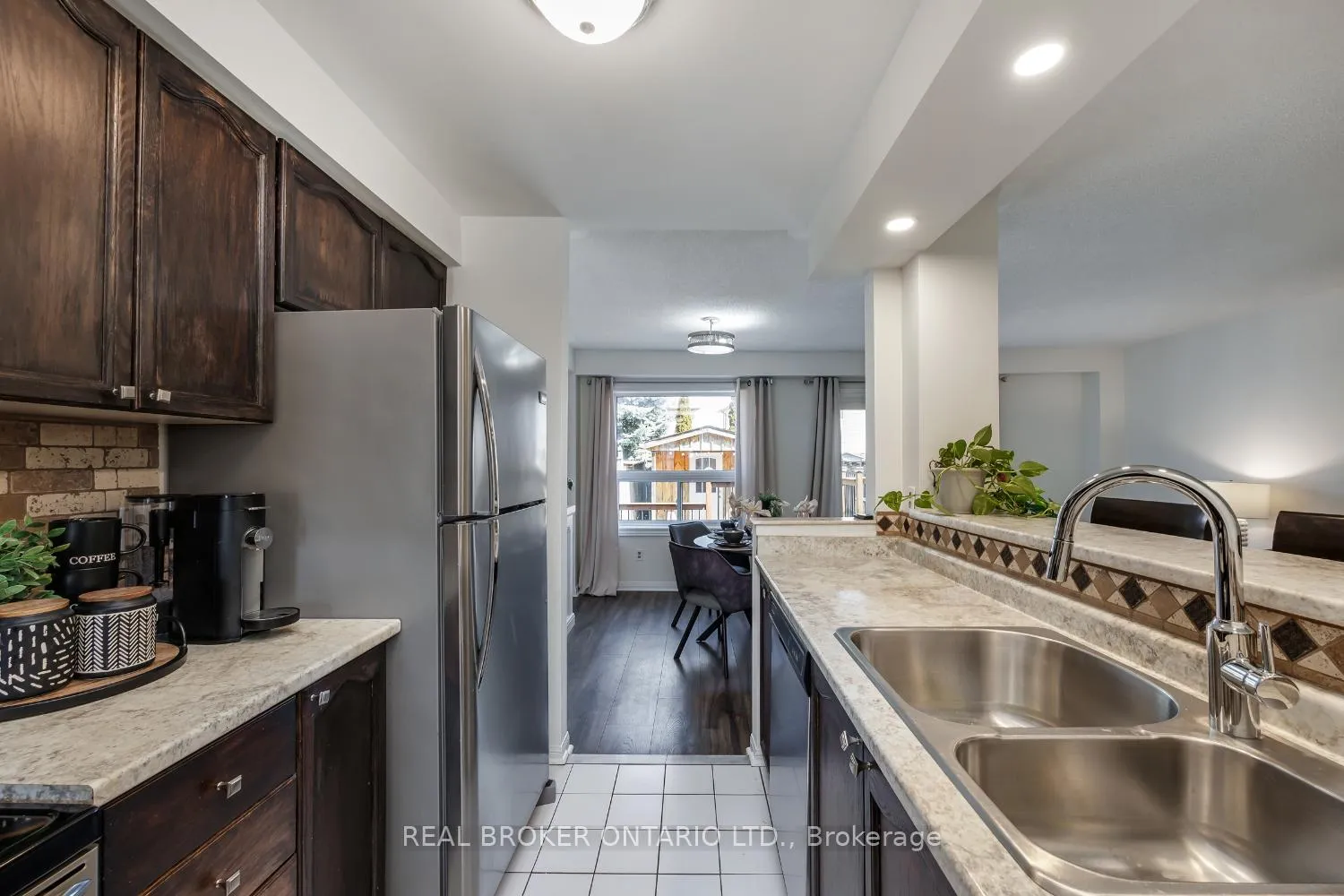 Photo 9 of 78 Shady Lane Crescent, Clarington, Bowmanville — HOMEH