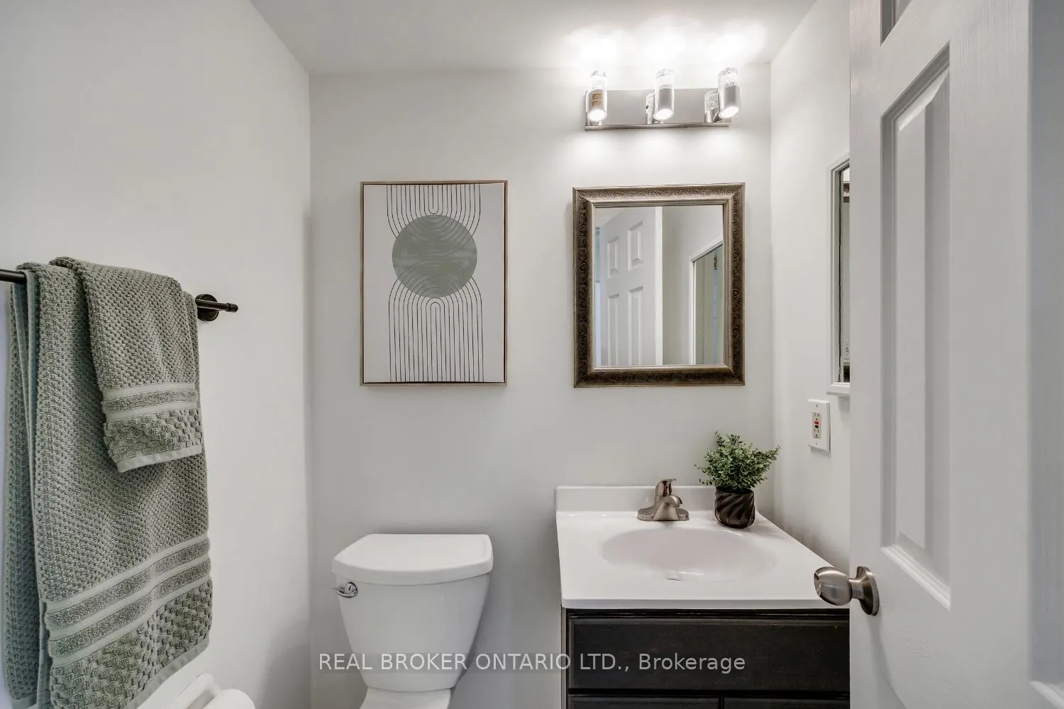 Photo 18 of 78 Shady Lane Crescent, Clarington, Bowmanville — HOMEH
