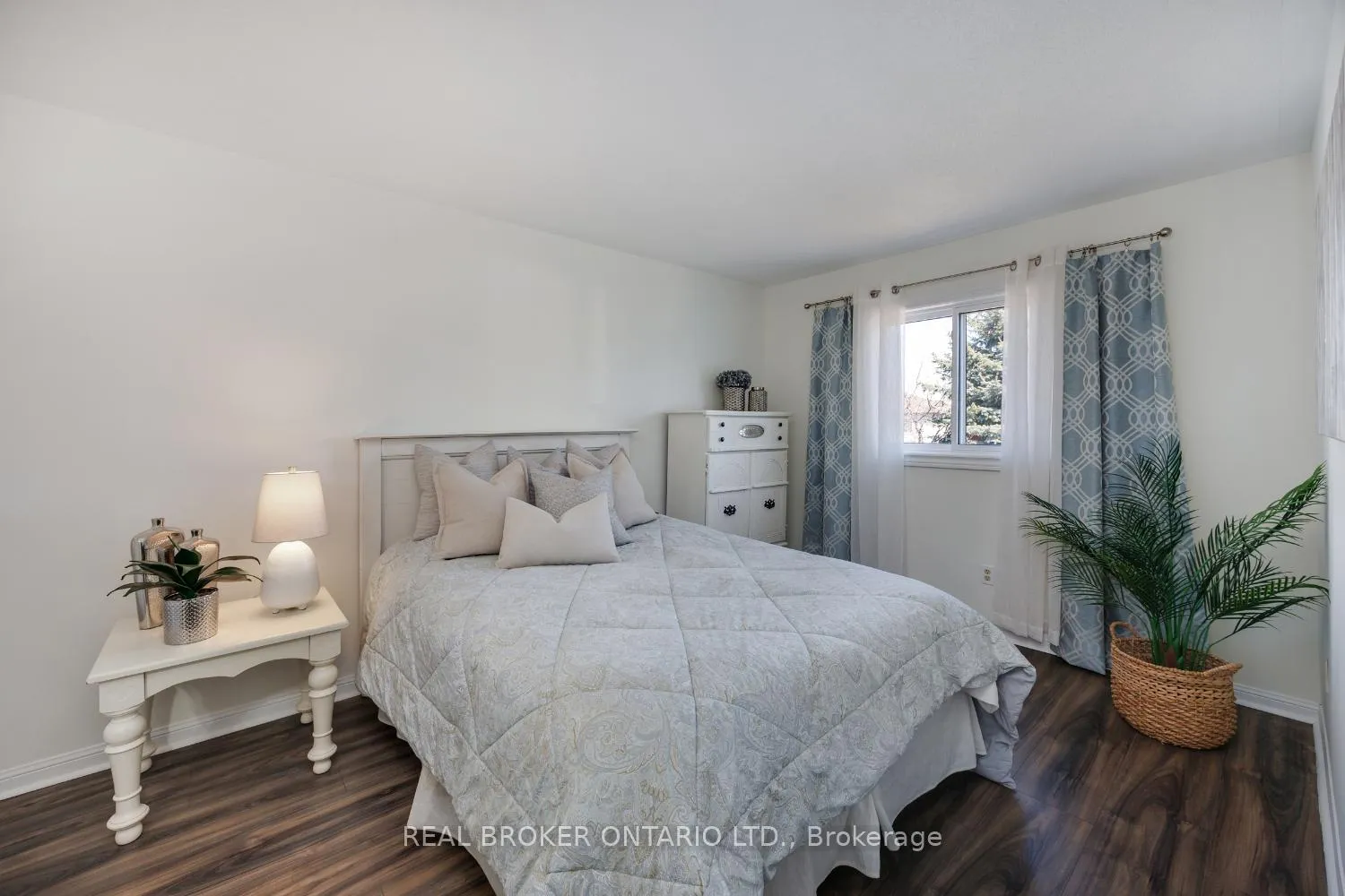 Photo 19 of 78 Shady Lane Crescent, Clarington, Bowmanville — HOMEH