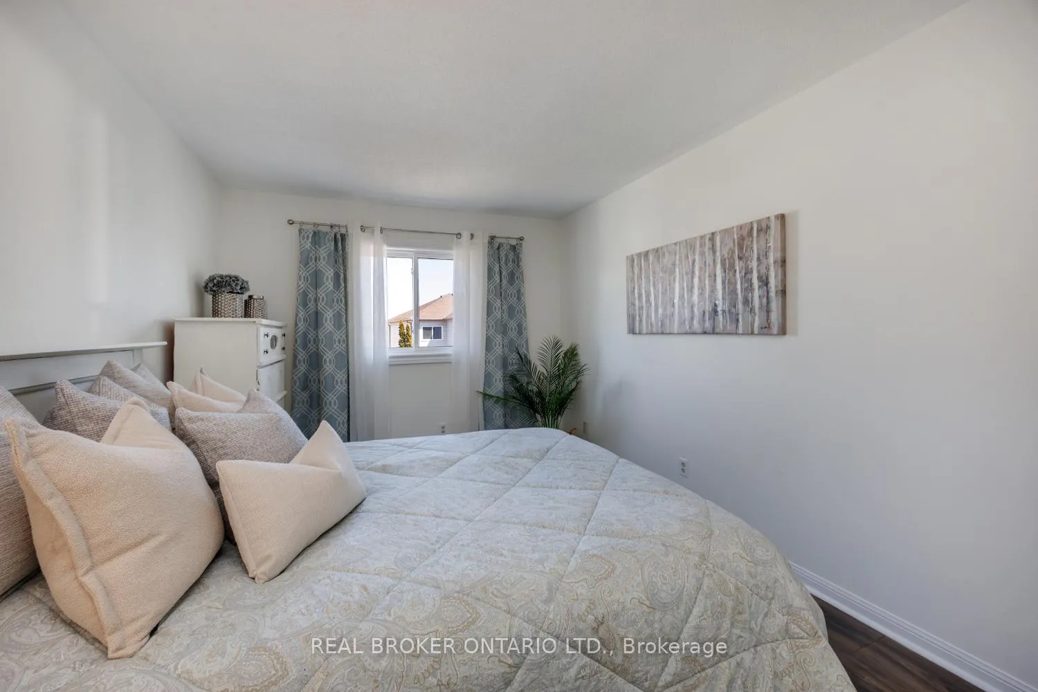 Photo 20 of 78 Shady Lane Crescent, Clarington, Bowmanville — HOMEH