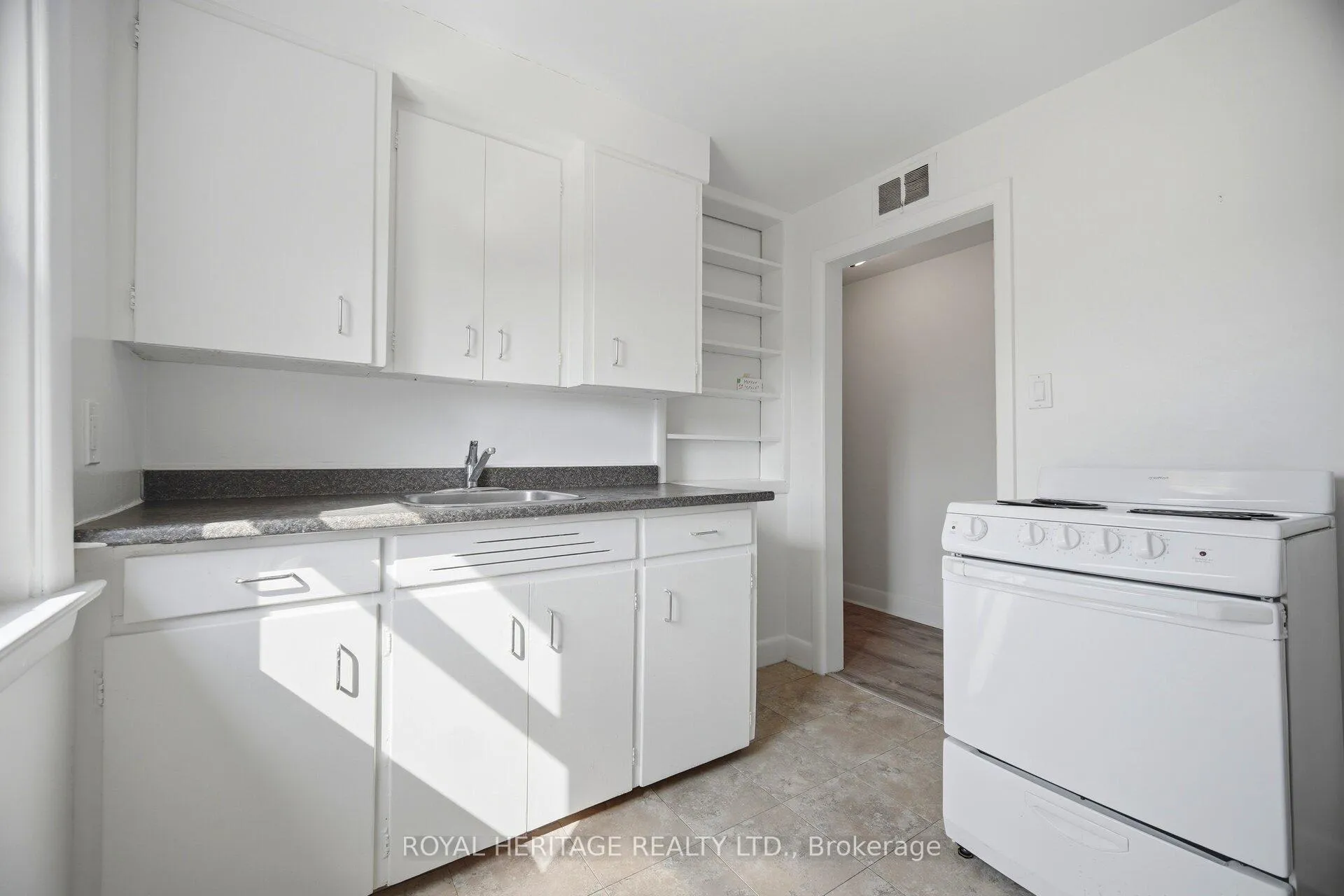 Photo 23 of 867 Parklane Avenue, Oshawa, Eastdale — HOMEH