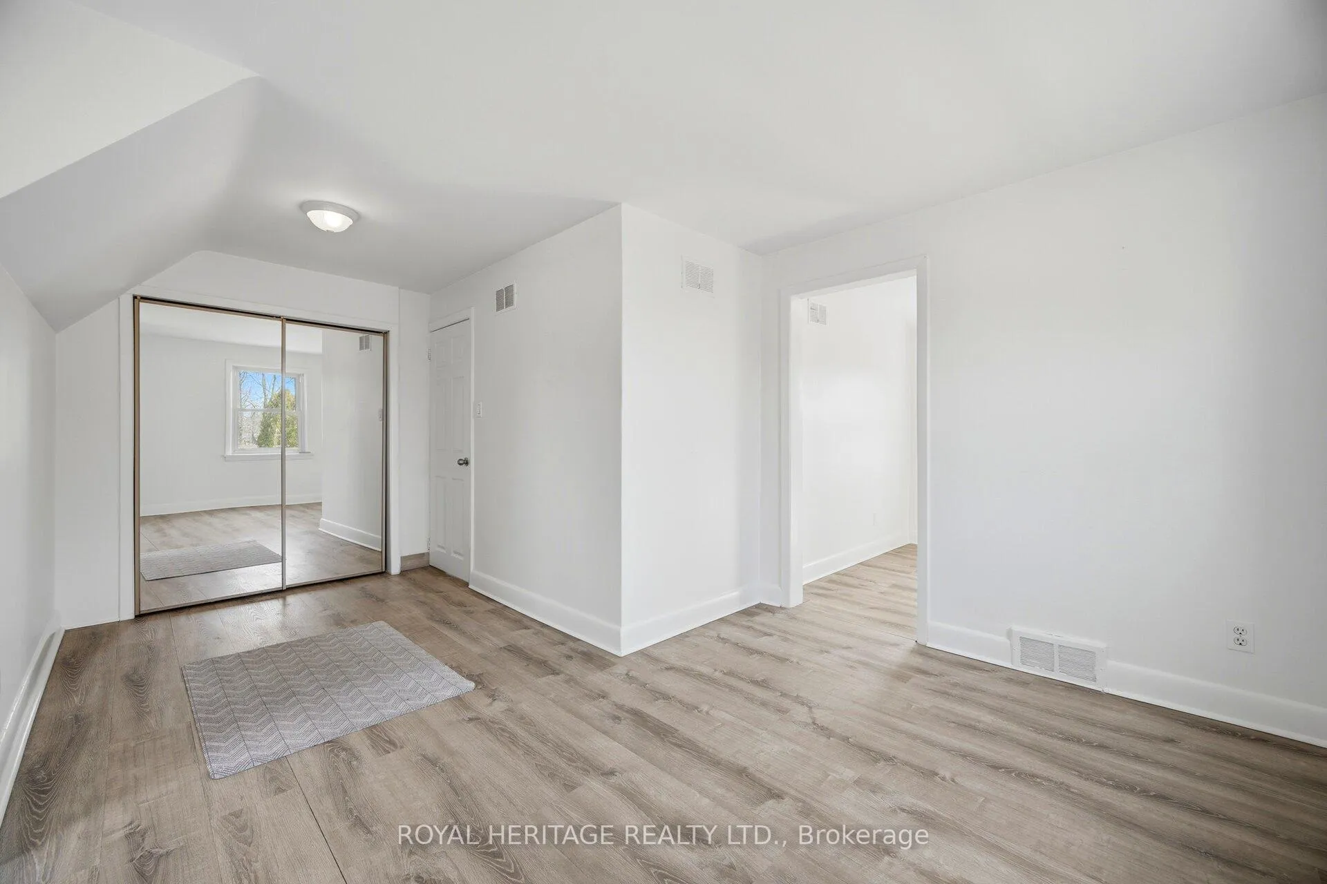 Photo 26 of 867 Parklane Avenue, Oshawa, Eastdale — HOMEH