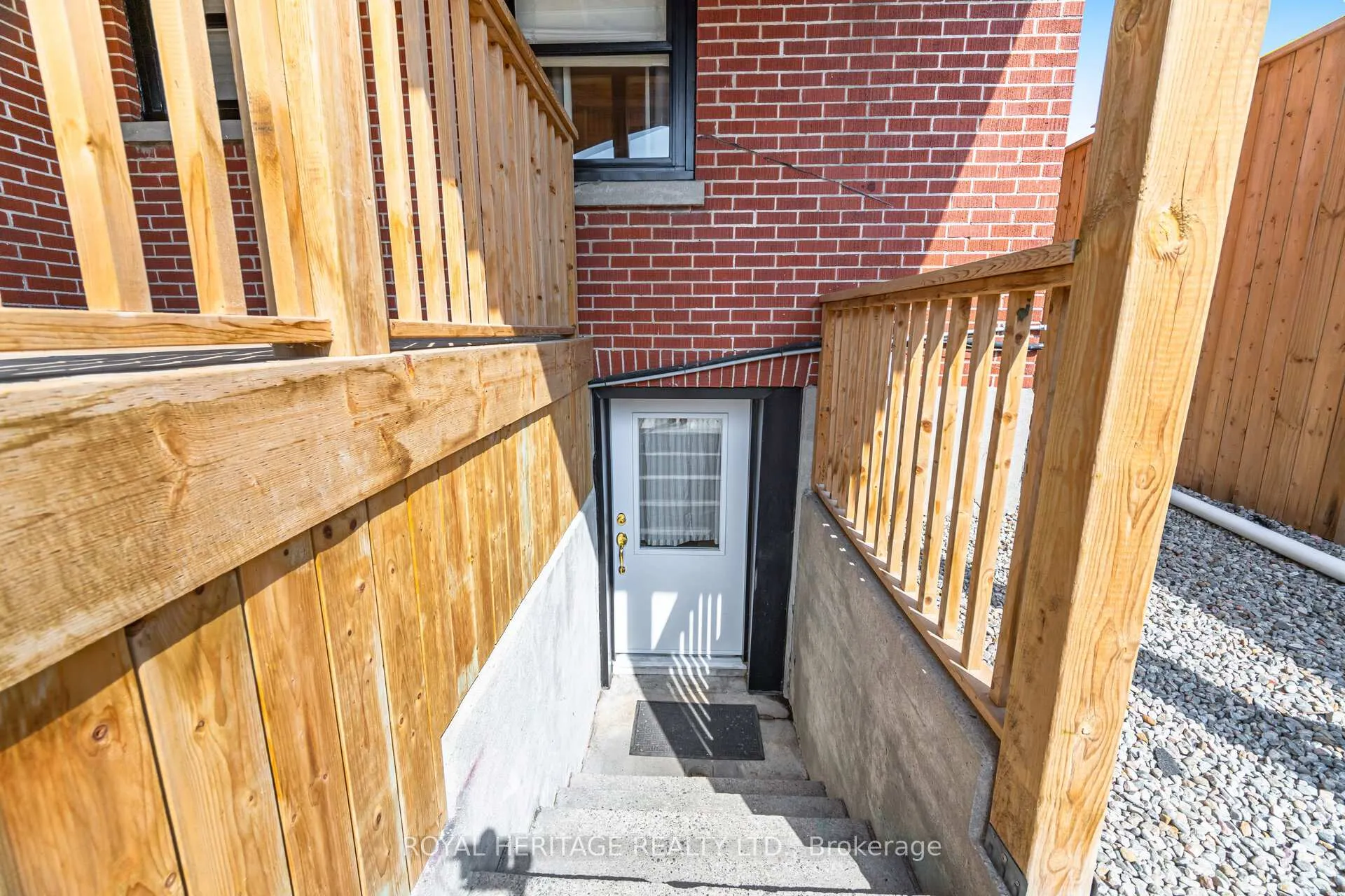 Photo 37 of 867 Parklane Avenue, Oshawa, Eastdale — HOMEH