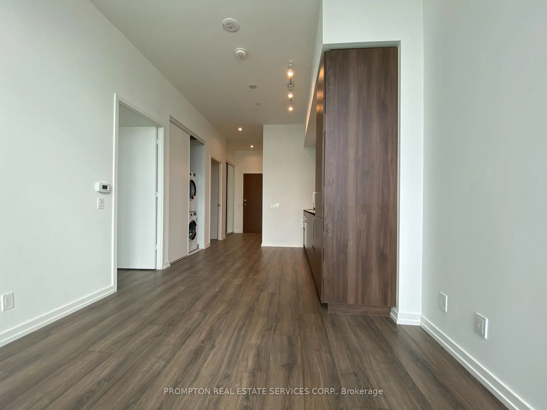 Photo 4 of Unit 801, 7890 Jane Street, Vaughan, Vaughan Corporate Centre — HOMEH