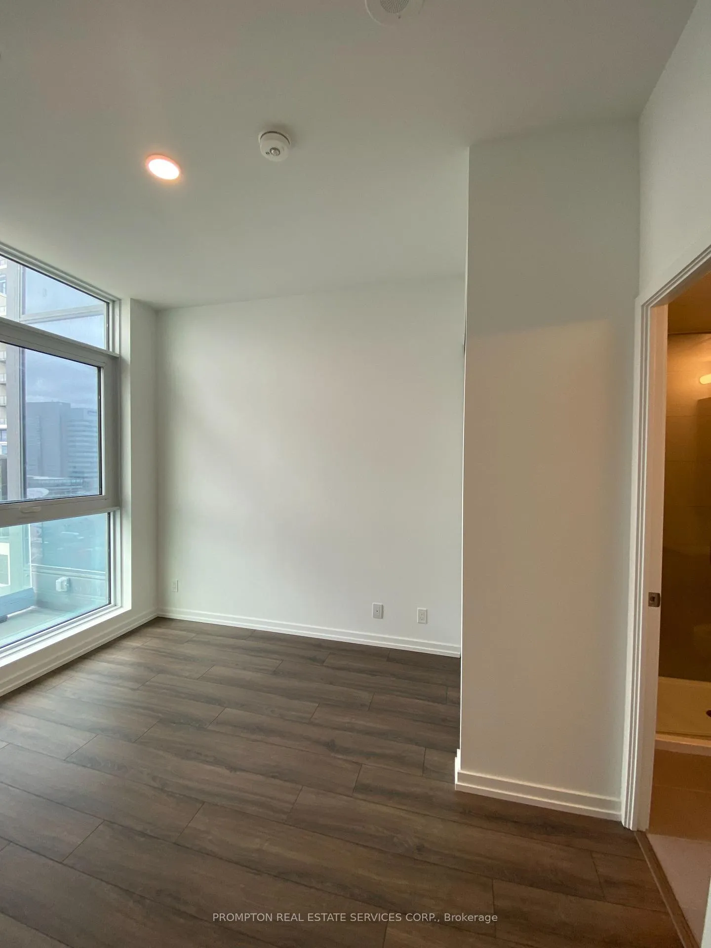 Photo 6 of Unit 801, 7890 Jane Street, Vaughan, Vaughan Corporate Centre — HOMEH