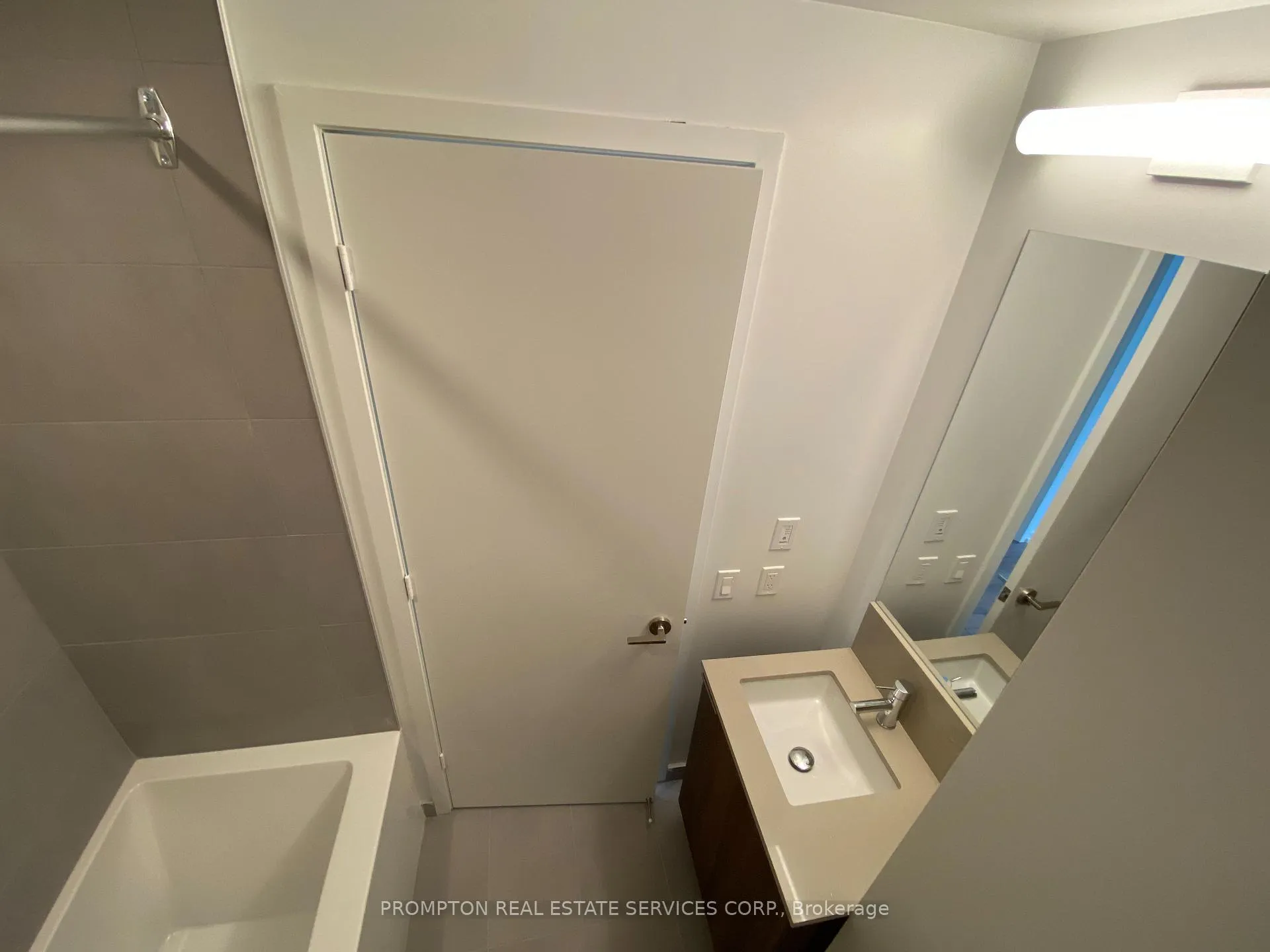 Photo 9 of Unit 801, 7890 Jane Street, Vaughan, Vaughan Corporate Centre — HOMEH