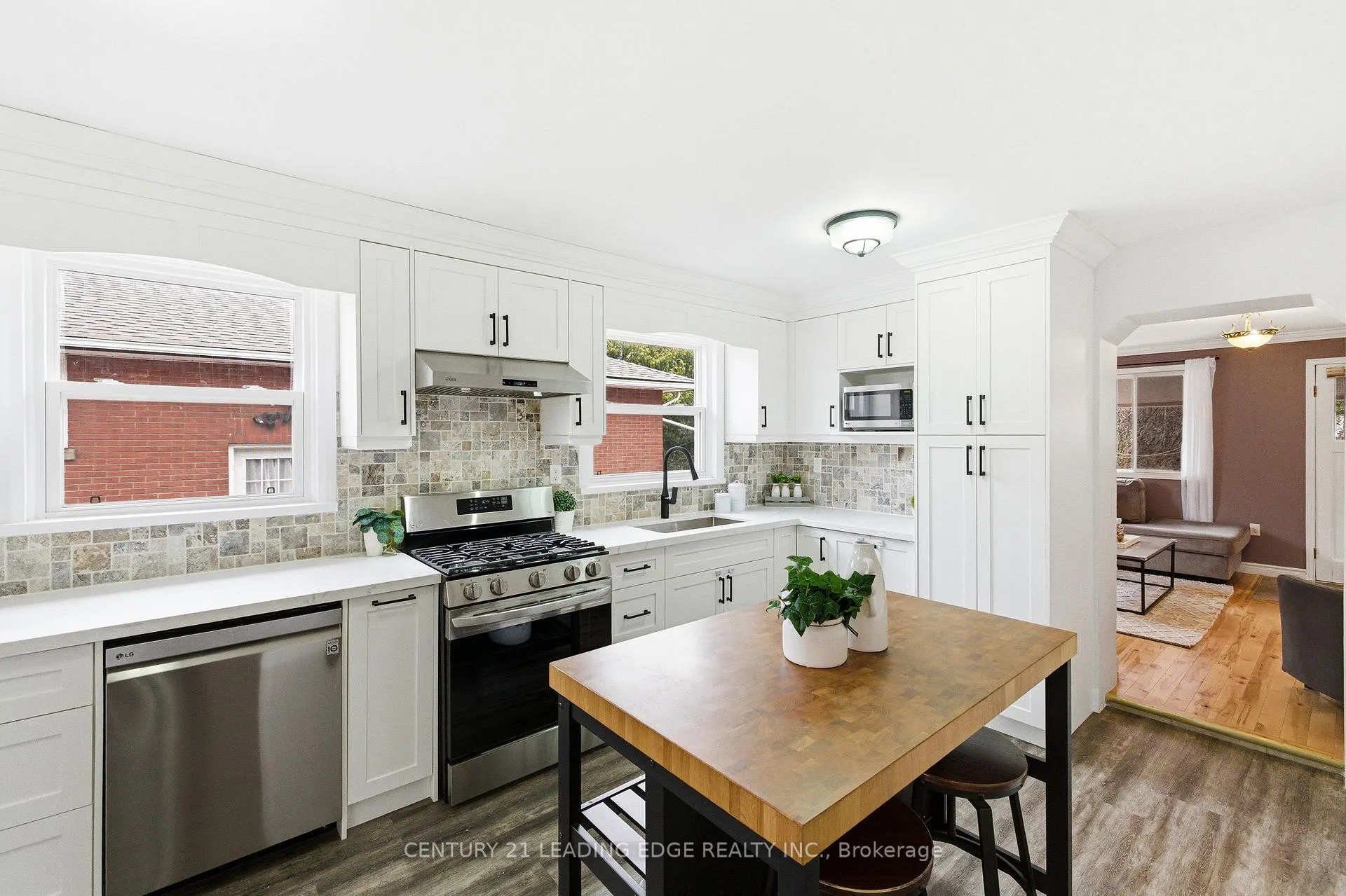 Photo 7 of 347 Nipigon Street, Oshawa, McLaughlin — HOMEH