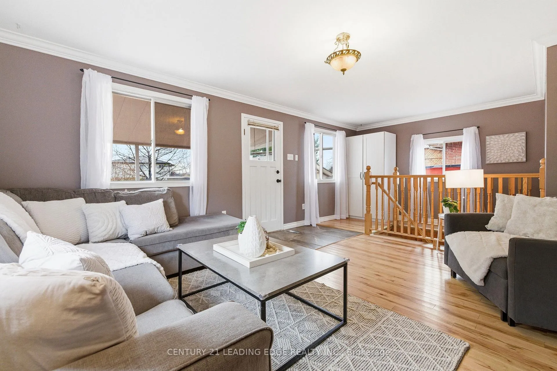 Photo 10 of 347 Nipigon Street, Oshawa, McLaughlin — HOMEH