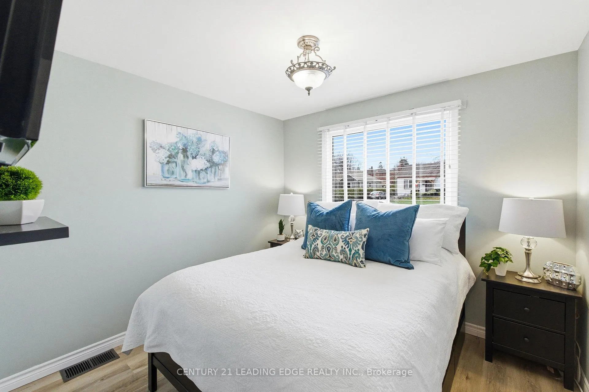 Photo 11 of 347 Nipigon Street, Oshawa, McLaughlin — HOMEH