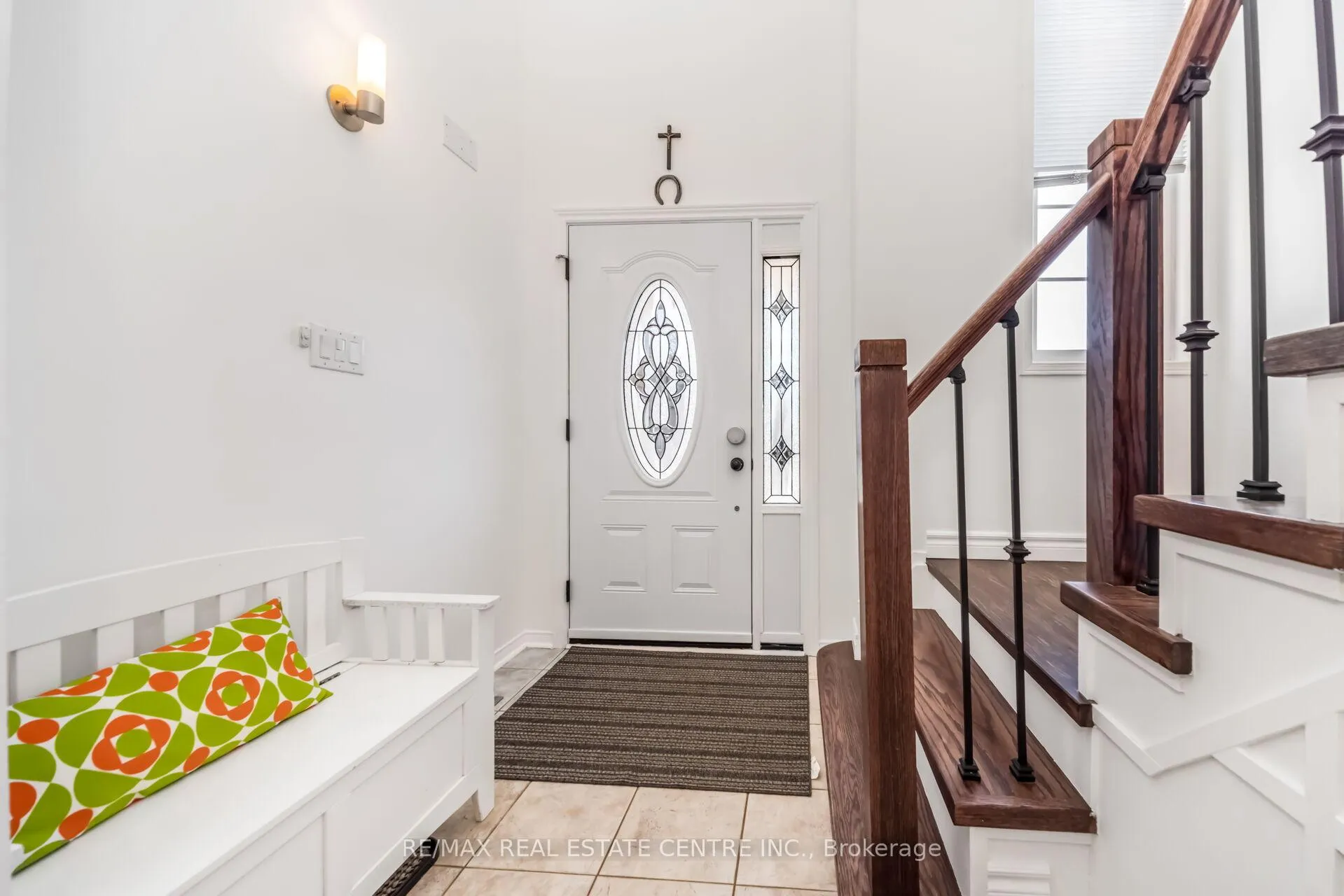 Photo 6 of 22 Mistycreek Crescent, Brampton, Fletcher's Meadow — HOMEH