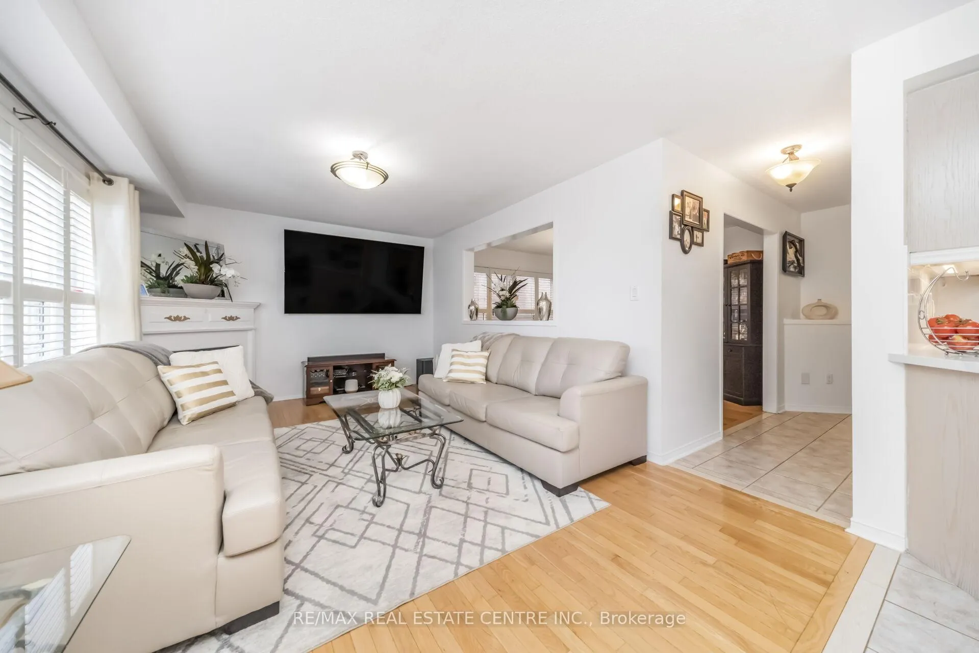 Photo 15 of 22 Mistycreek Crescent, Brampton, Fletcher's Meadow — HOMEH