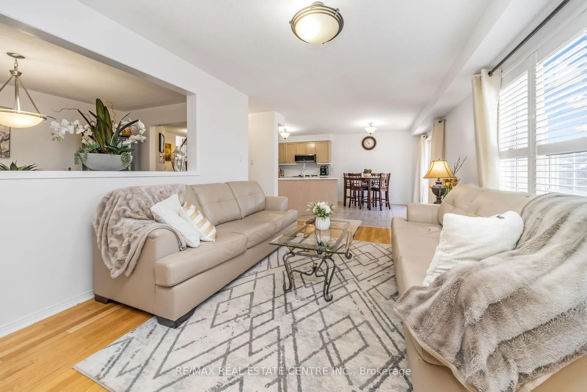 Photo 16 of 22 Mistycreek Crescent, Brampton, Fletcher's Meadow — HOMEH