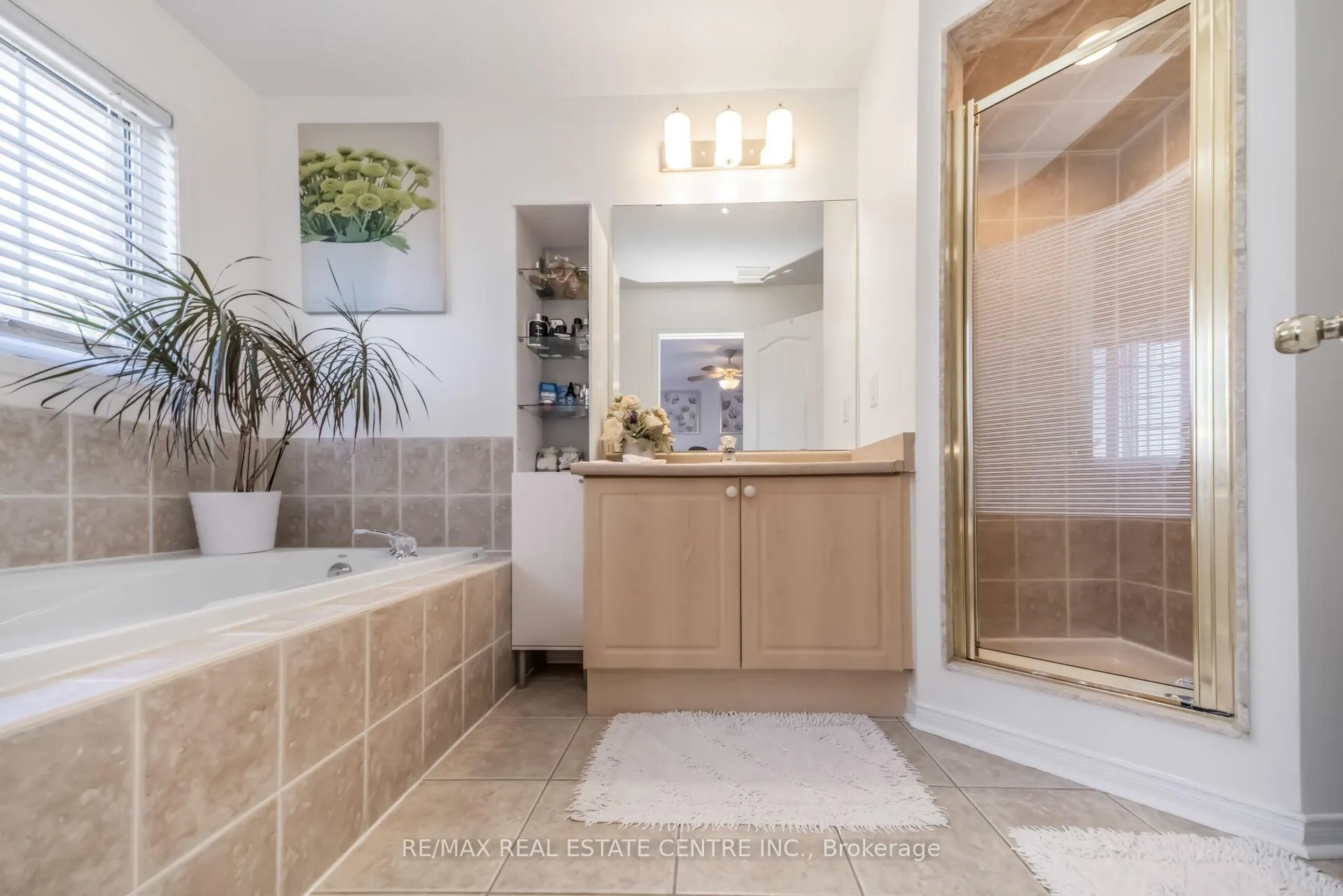 Photo 26 of 22 Mistycreek Crescent, Brampton, Fletcher's Meadow — HOMEH