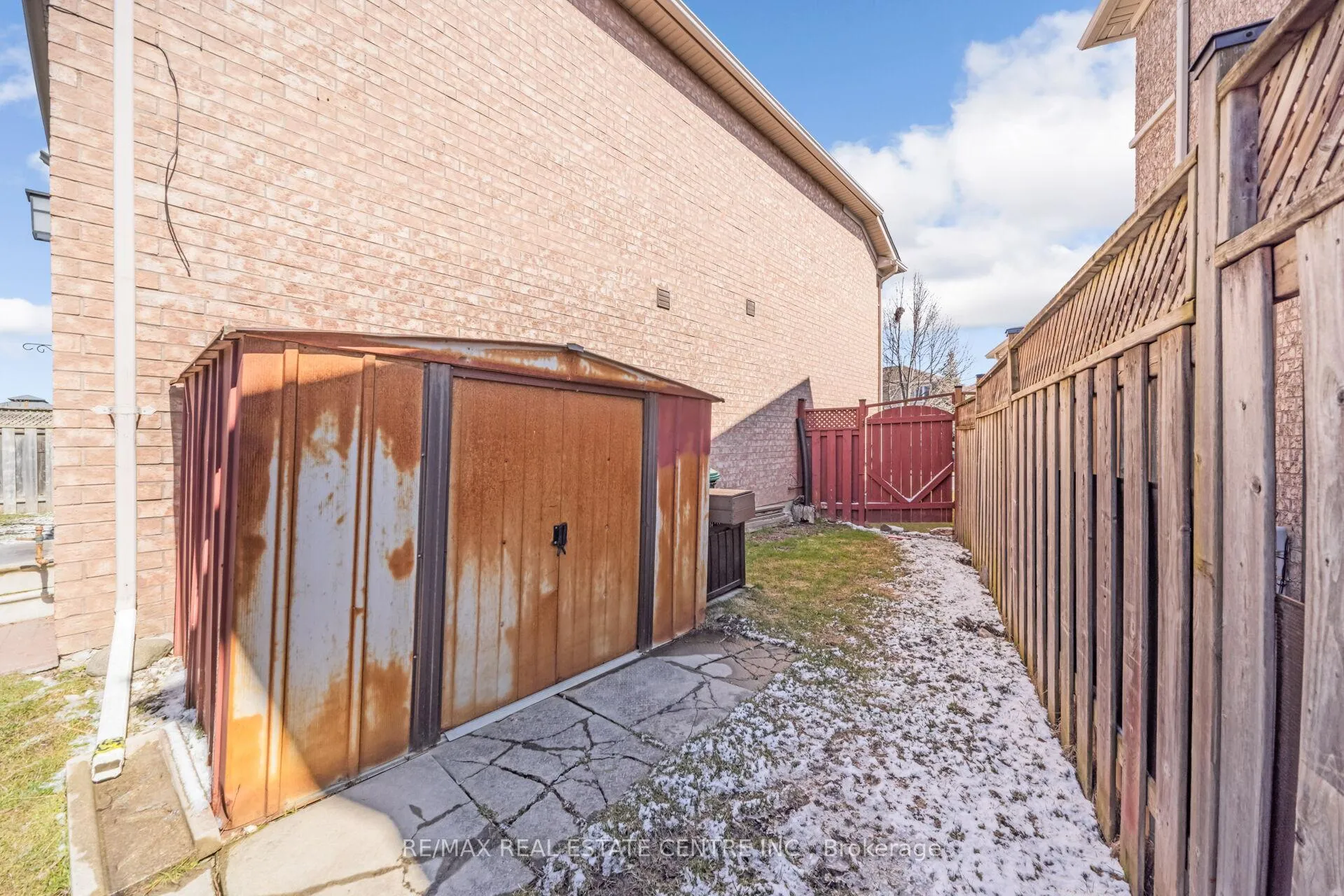 Photo 43 of 22 Mistycreek Crescent, Brampton, Fletcher's Meadow — HOMEH