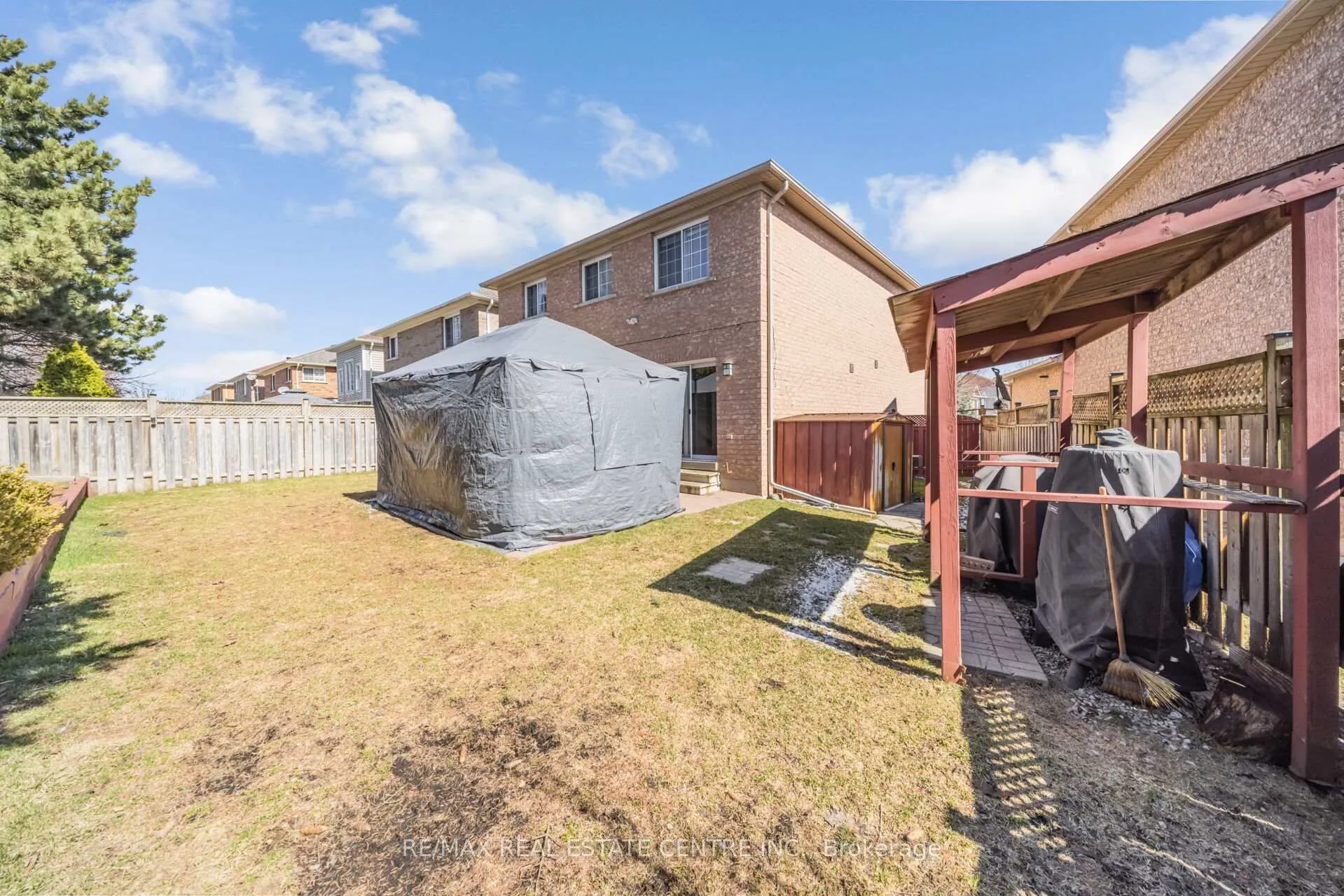 Photo 45 of 22 Mistycreek Crescent, Brampton, Fletcher's Meadow — HOMEH