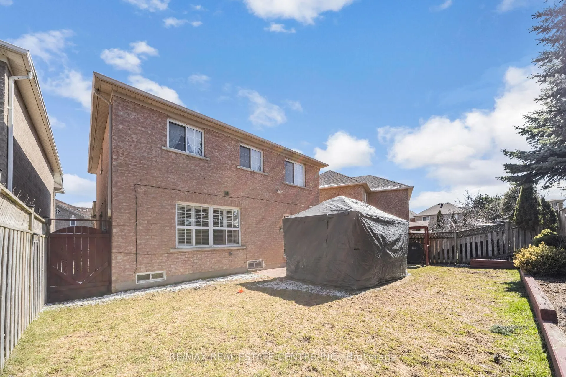 Photo 46 of 22 Mistycreek Crescent, Brampton, Fletcher's Meadow — HOMEH