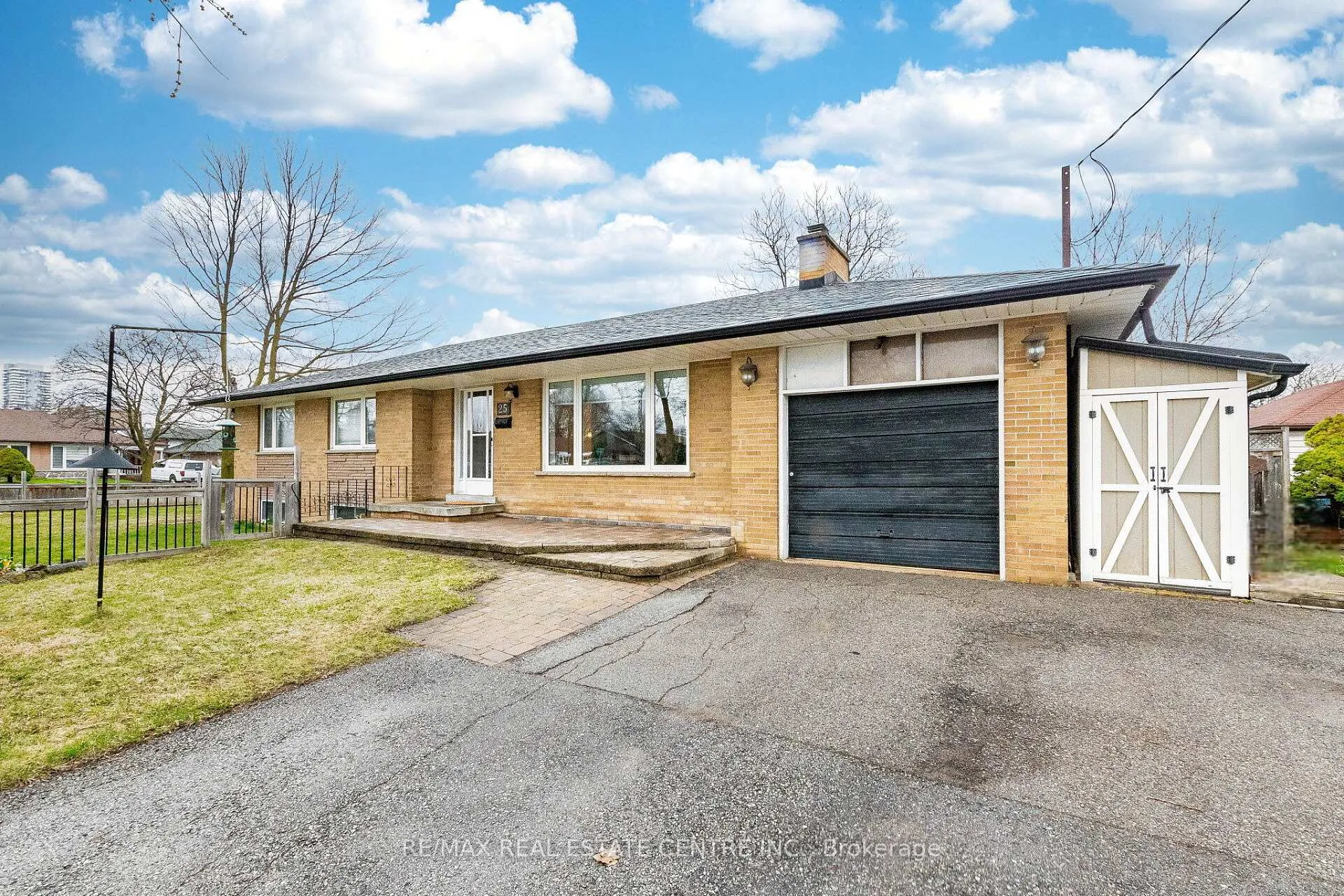 Photo 1 of 25 Lesbury Avenue, Brampton, Brampton East — HOMEH