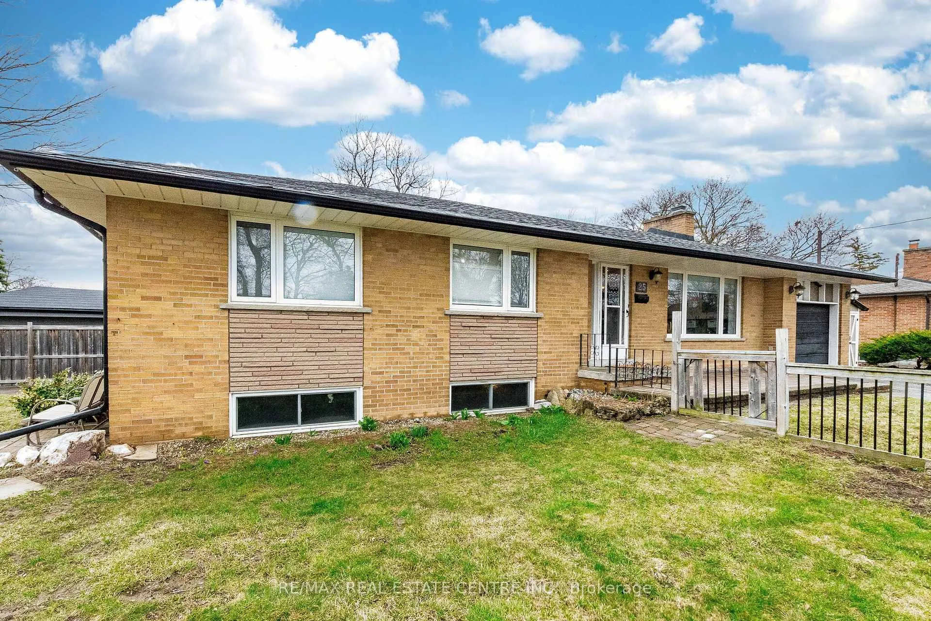 Photo 4 of 25 Lesbury Avenue, Brampton, Brampton East — HOMEH