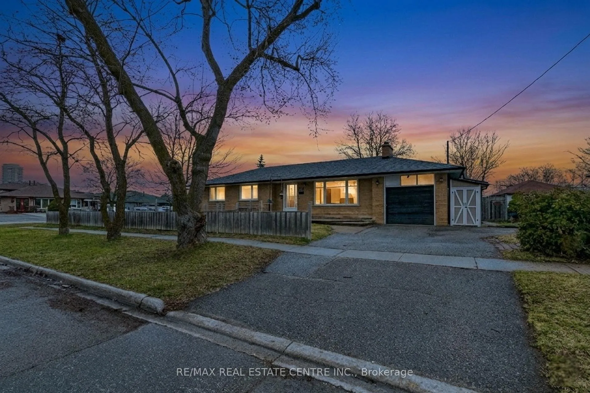 Photo 6 of 25 Lesbury Avenue, Brampton, Brampton East — HOMEH