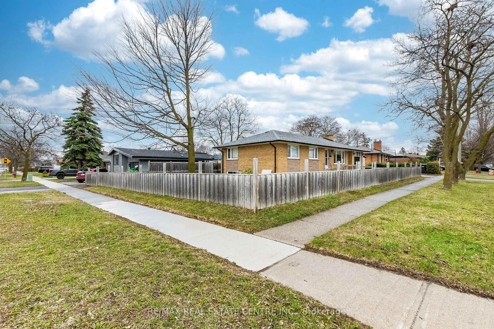 Photo 7 of 25 Lesbury Avenue, Brampton, Brampton East — HOMEH