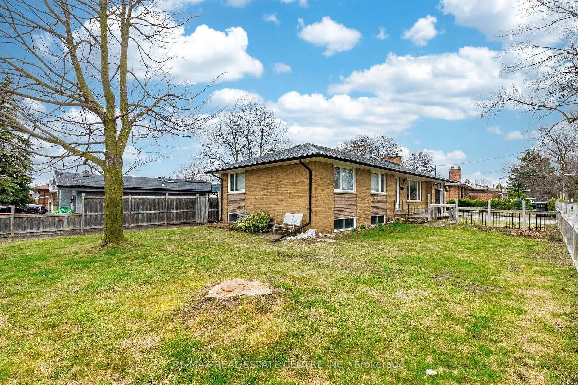 Photo 12 of 25 Lesbury Avenue, Brampton, Brampton East — HOMEH