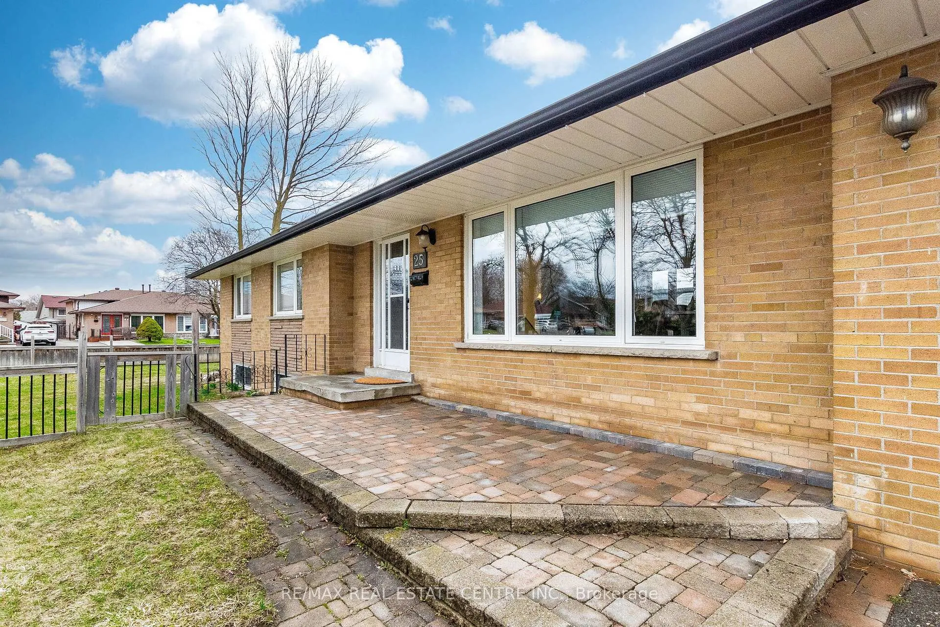 Photo 13 of 25 Lesbury Avenue, Brampton, Brampton East — HOMEH
