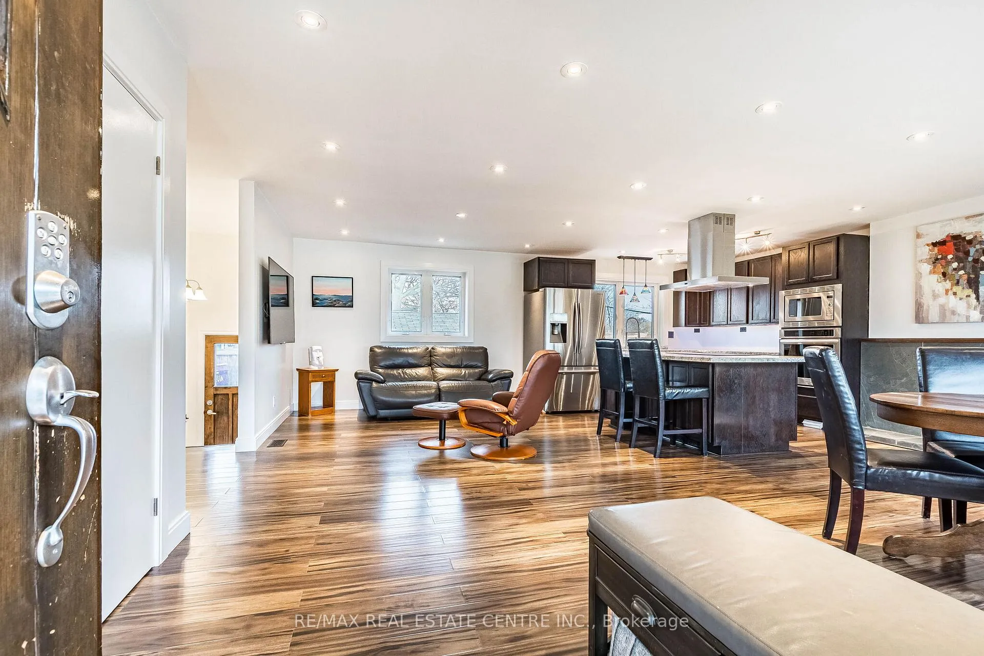 Photo 16 of 25 Lesbury Avenue, Brampton, Brampton East — HOMEH