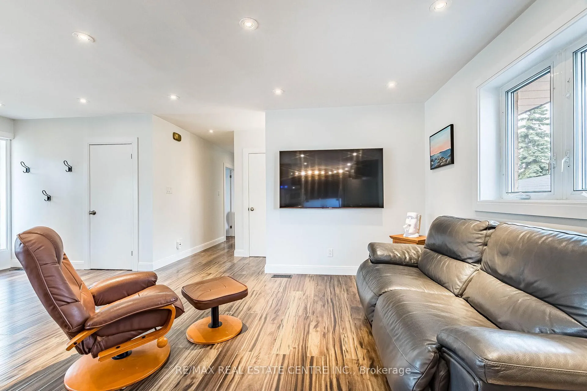 Photo 19 of 25 Lesbury Avenue, Brampton, Brampton East — HOMEH