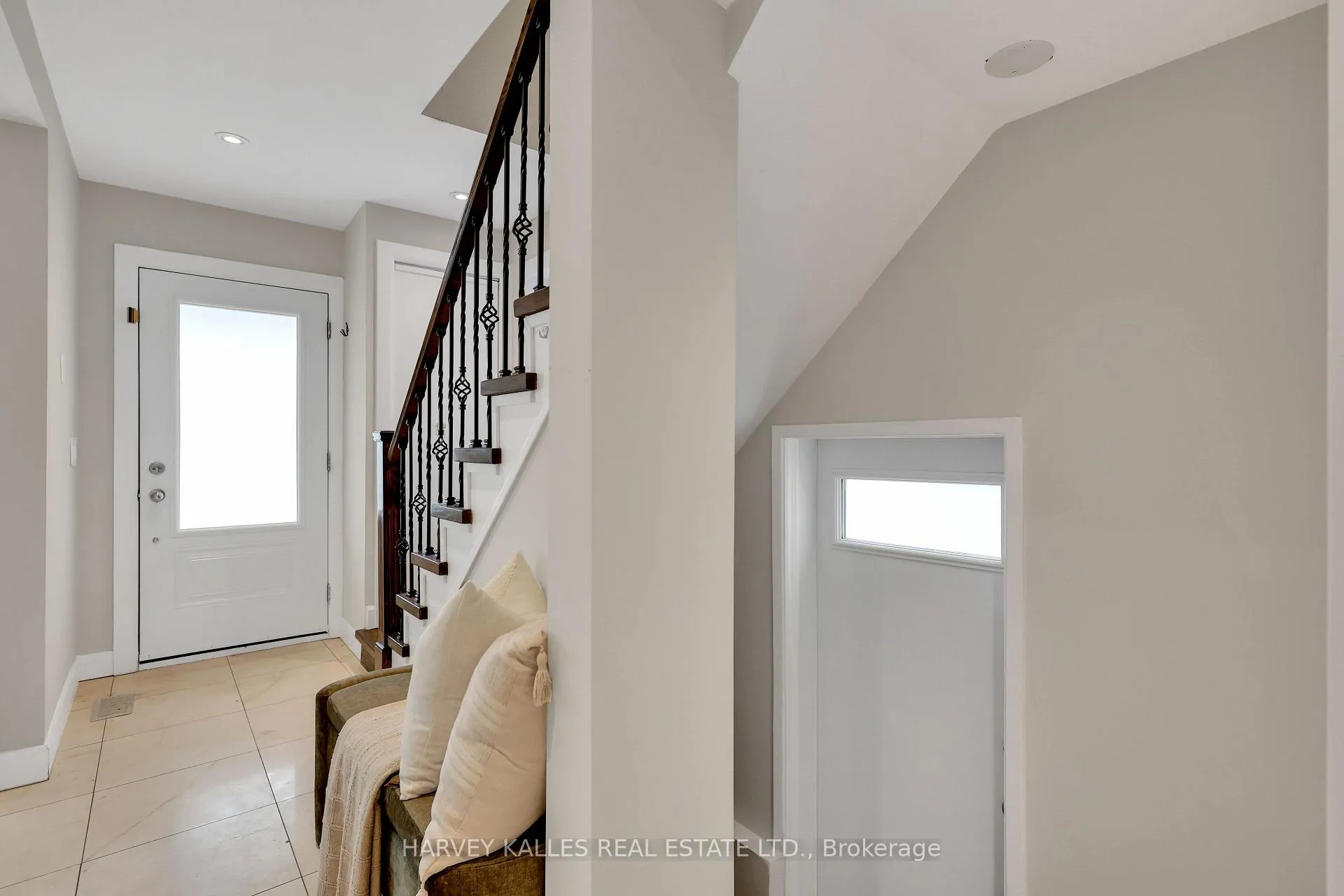 Photo 14 of 320 Melrose Avenue, Toronto, Bedford Park-Nortown — HOMEH