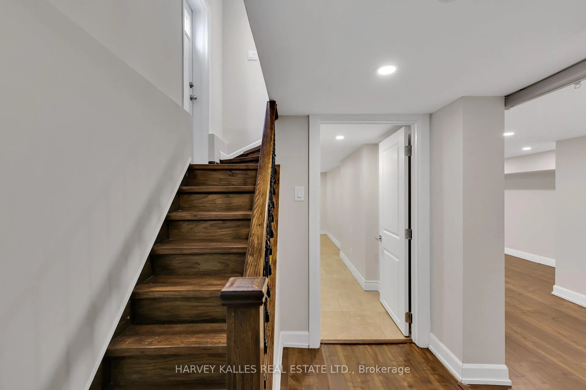 Photo 32 of 320 Melrose Avenue, Toronto, Bedford Park-Nortown — HOMEH