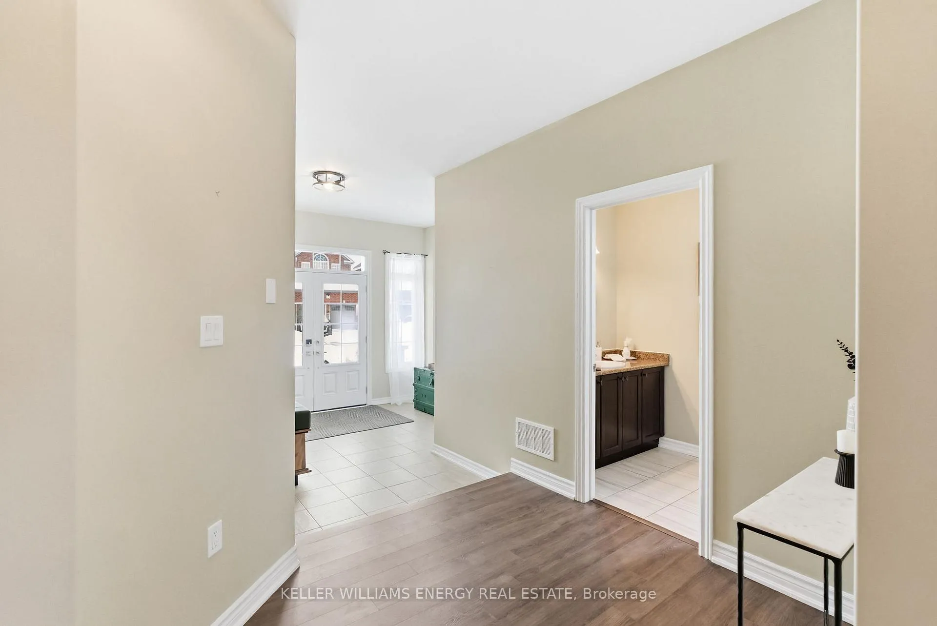 Photo 6 of 219 Crombie Street, Clarington, Bowmanville — HOMEH
